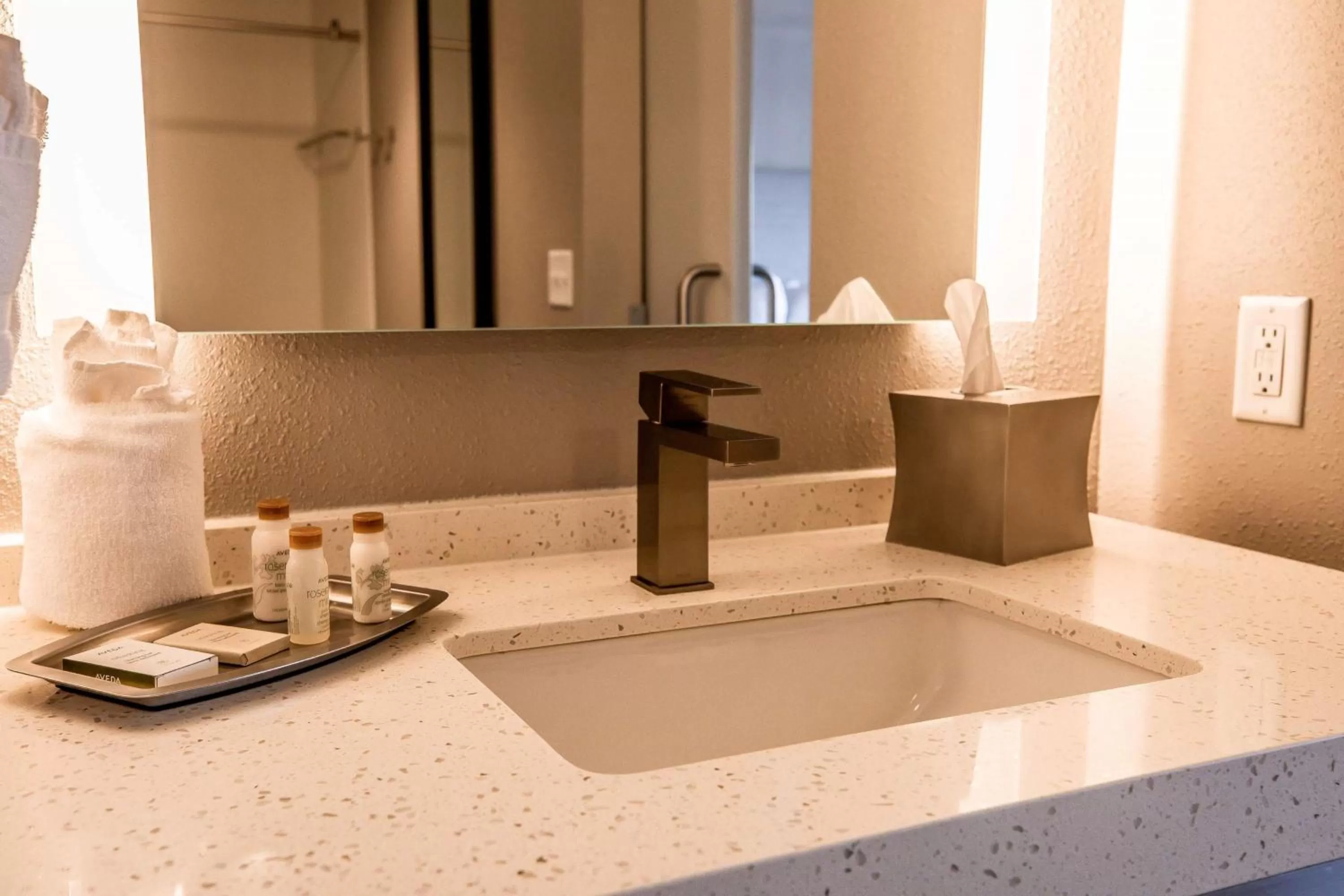 King Suite with Dining Area in Hotel Indigo Harrisburg - Hershey by IHG