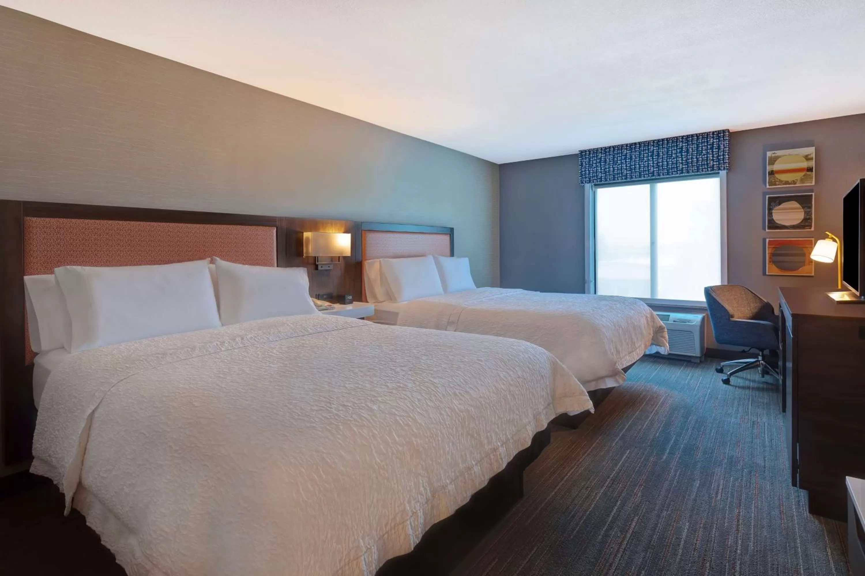 Queen Room with Two Queen Beds - Hearing Access/Non-Smoking in Hampton Inn & Suites Rohnert Park - Sonoma County