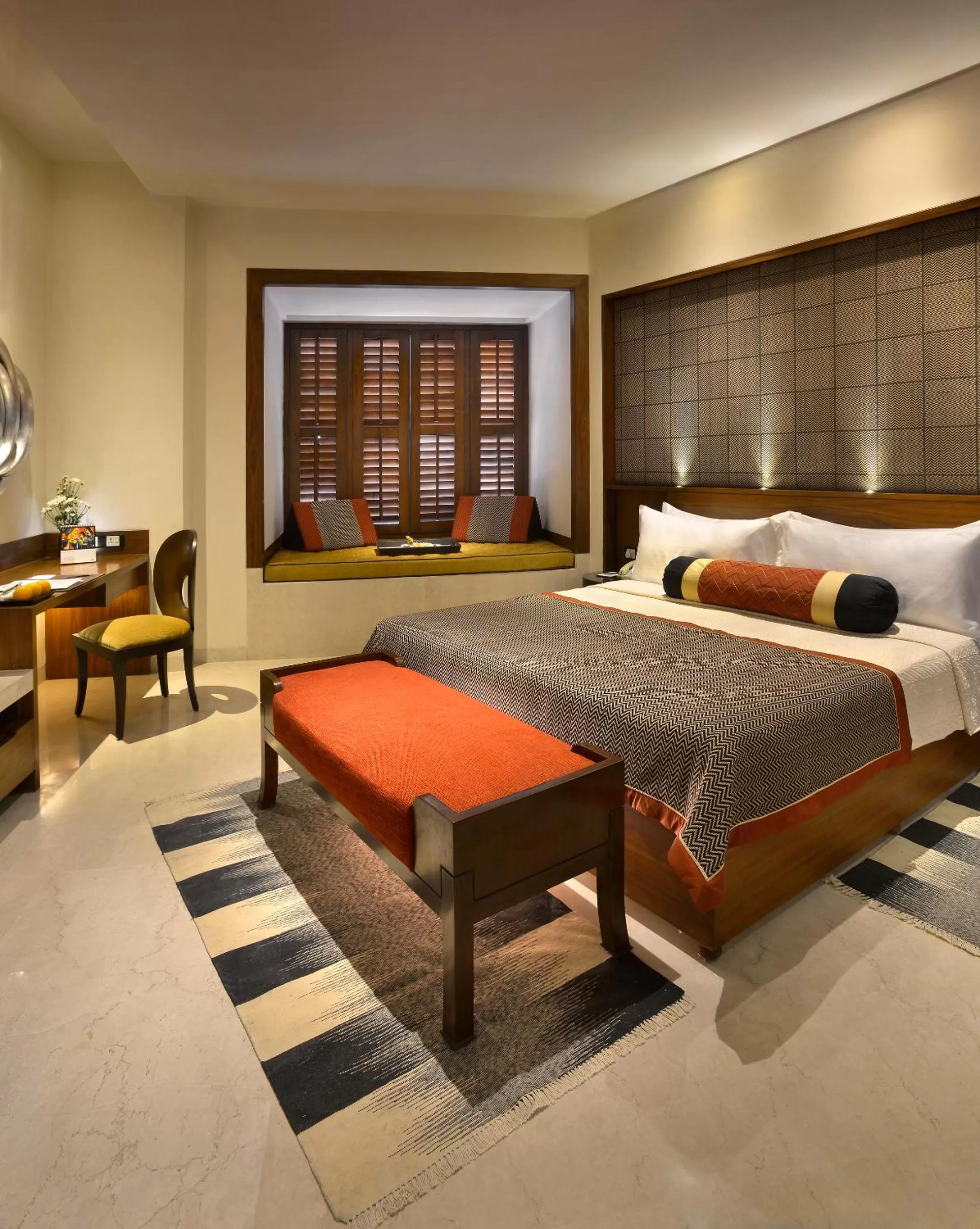  Edwardian Luxury Room with Club Lounge Access with Tea/Coffee Service along with cookies at Tea lounge, Cocktail Hours (Timings – 1730 Hrs – 1900 Hrs) and book with Club lounge and get Airport Pick up or Drop at a discounted price - single occupancy in The Lalit Great Eastern Kolkata