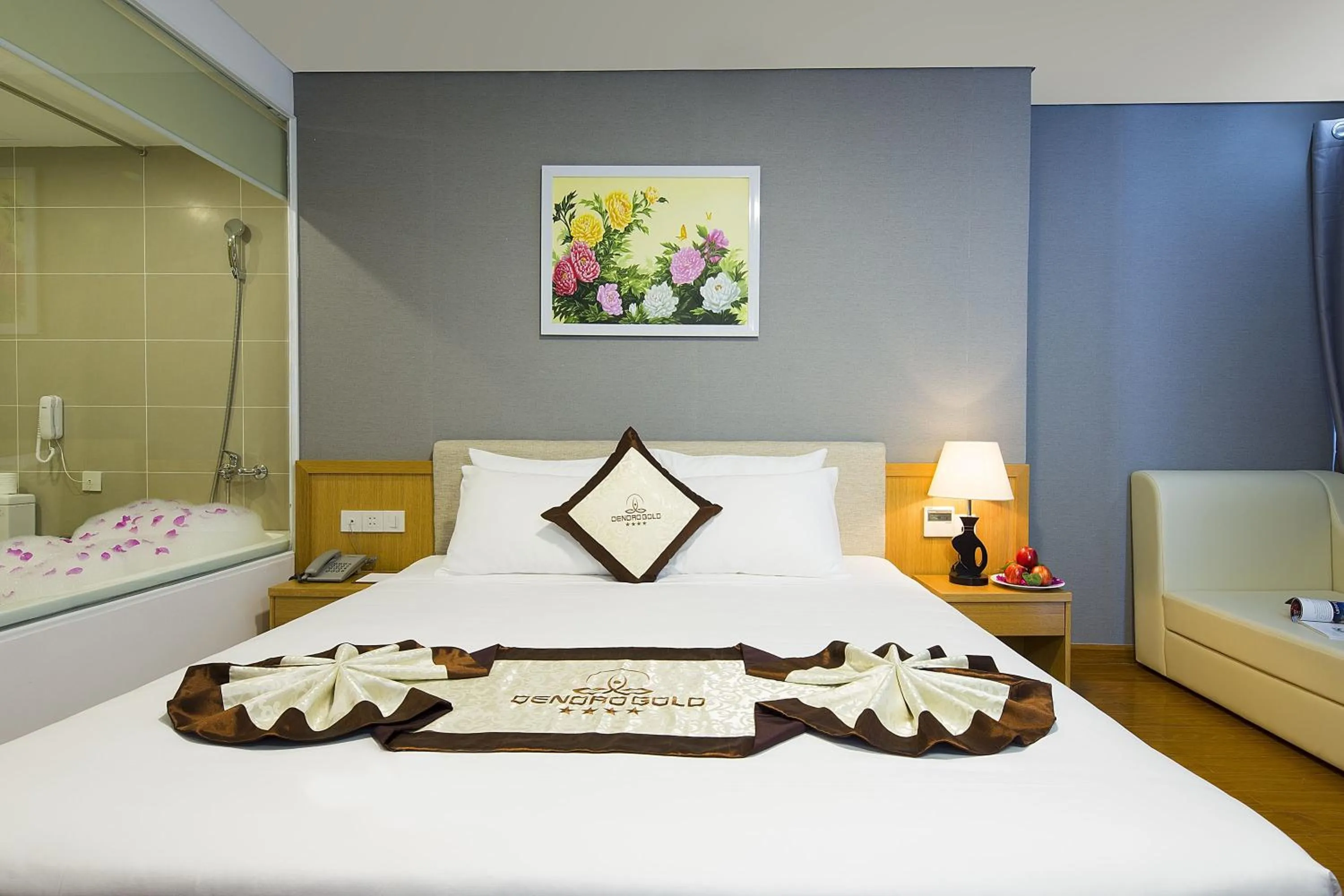 Deluxe Room Sea View with Balcony in Dendro Gold Hotel