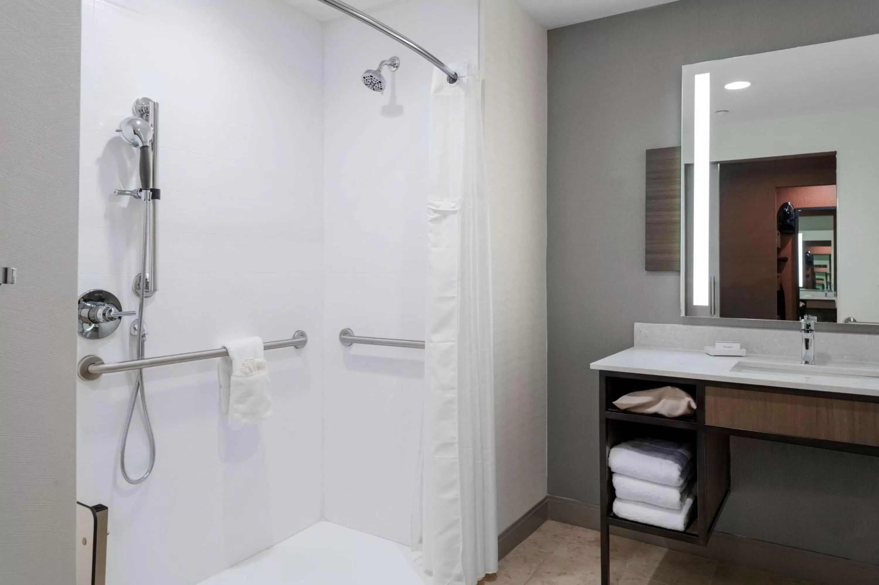 Deluxe King Room - Mobility/Hearing Accessible in Hilton Garden Inn Chandler Downtown