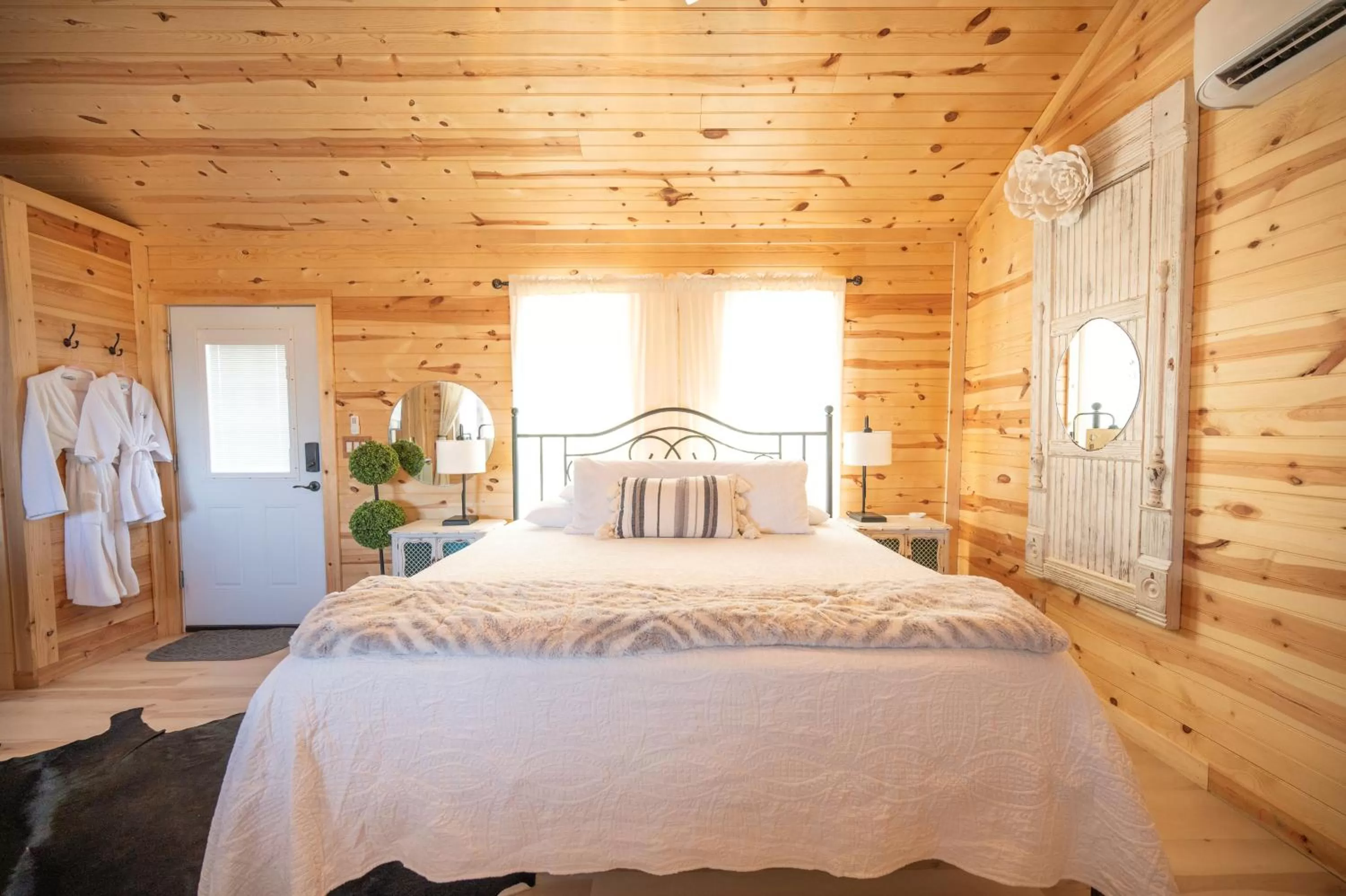 Suite with Hot Tub in City on a Hill at Spring Creek