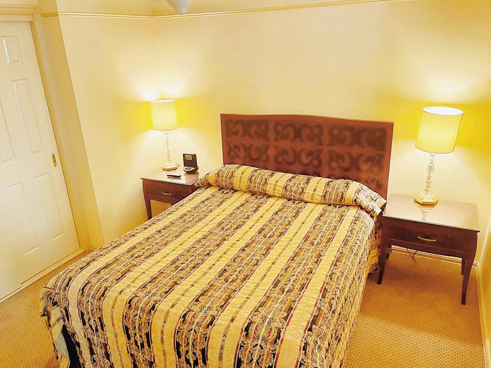 Suite in Royal Albert Hotel