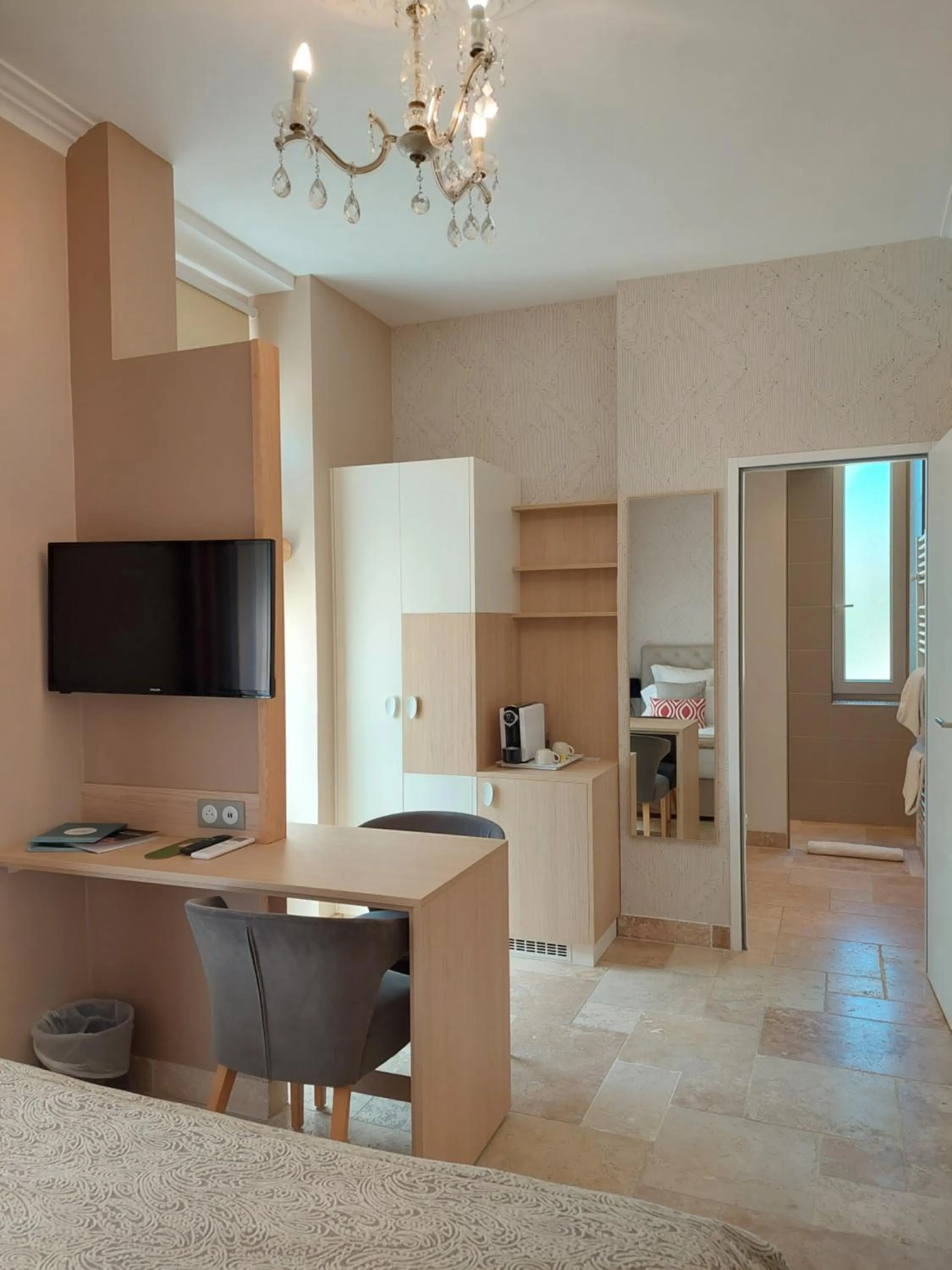 Classic Double Room in Hôtel The Originals Résidence de Rohan (EX RELAIS DU SILENCE)