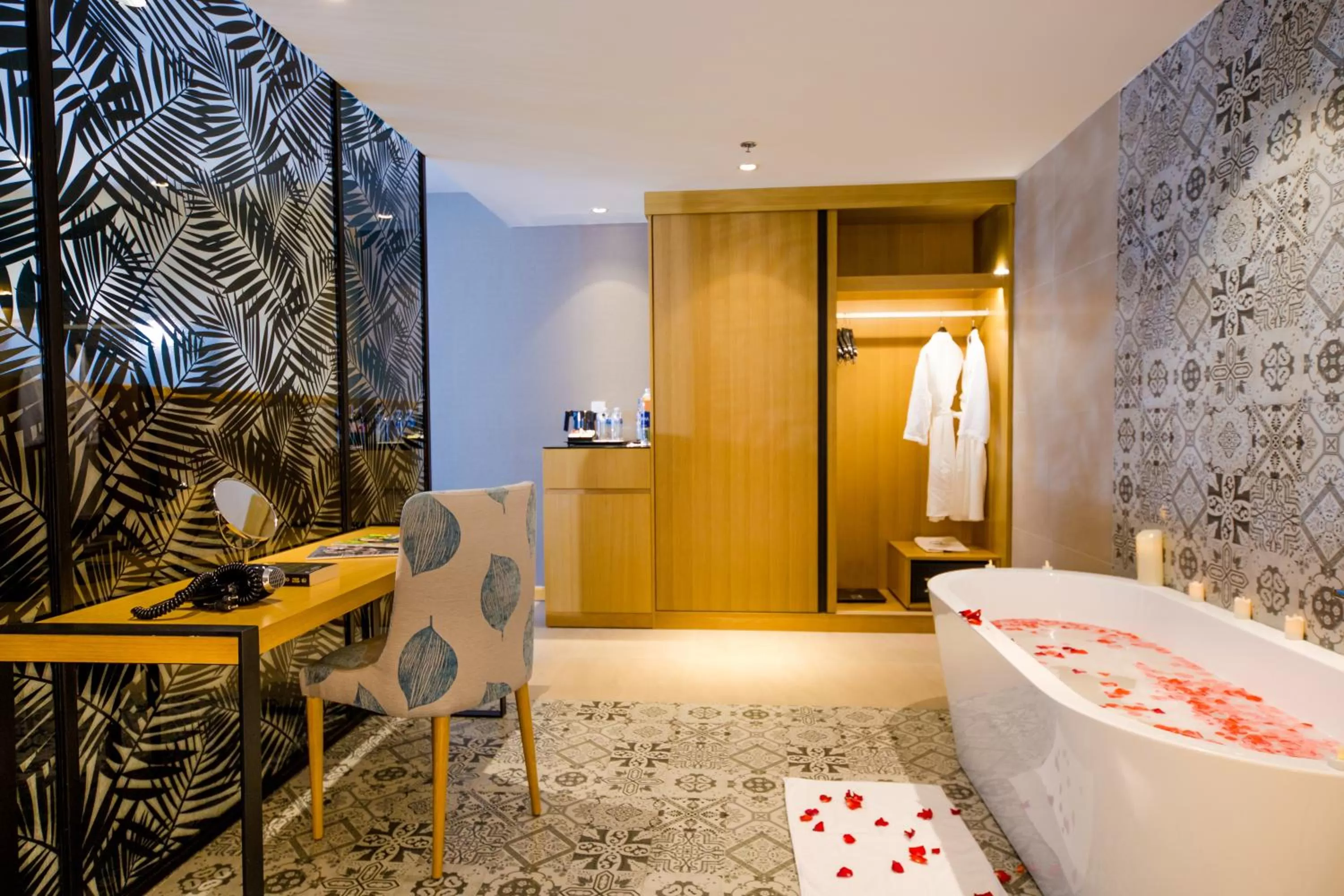 Executive Suite with Sea View in Quinter Central Nha Trang