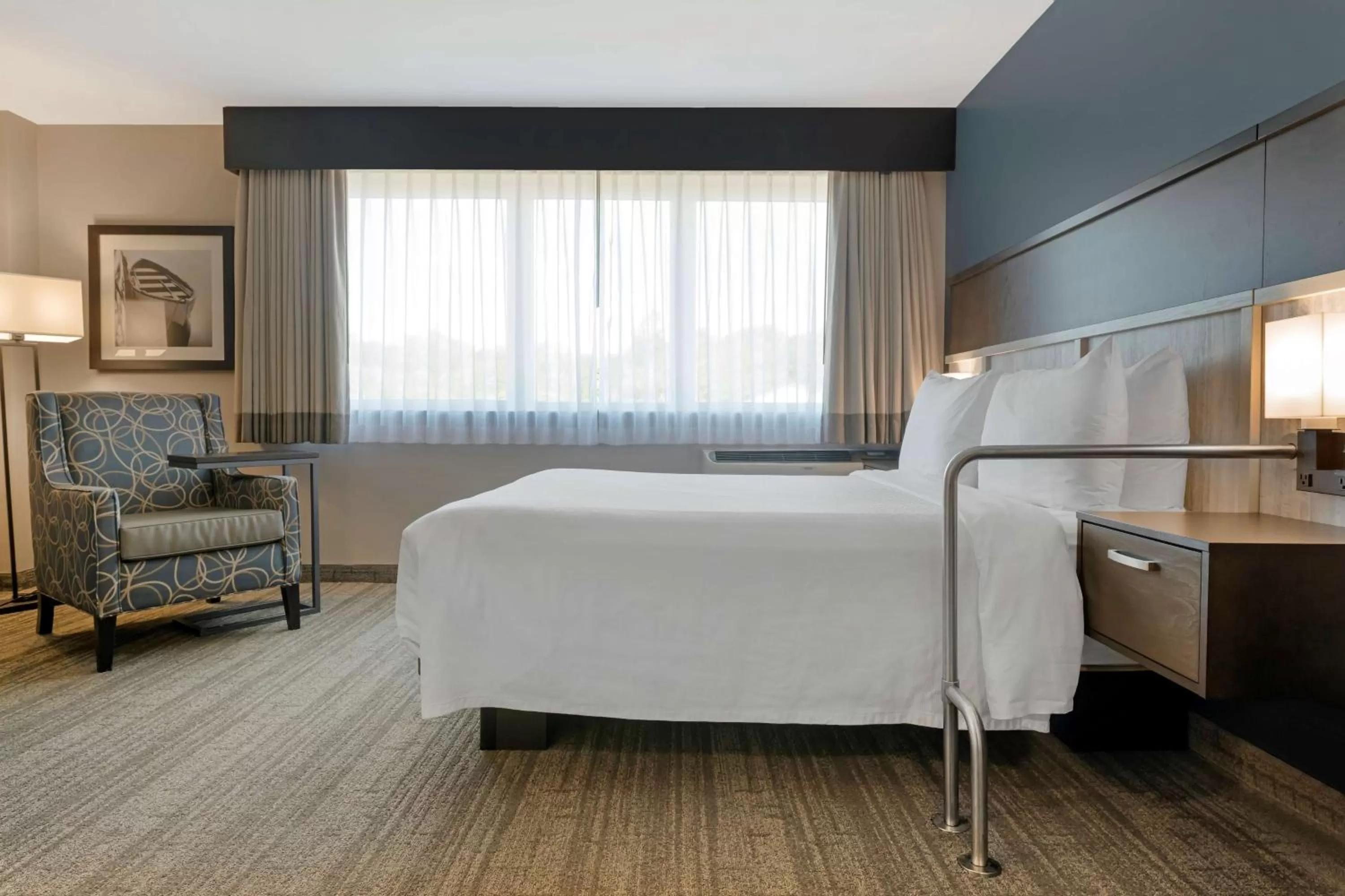 Queen Room with Roll-in Shower in Best Western Plus Chocolate Lake Hotel - Halifax