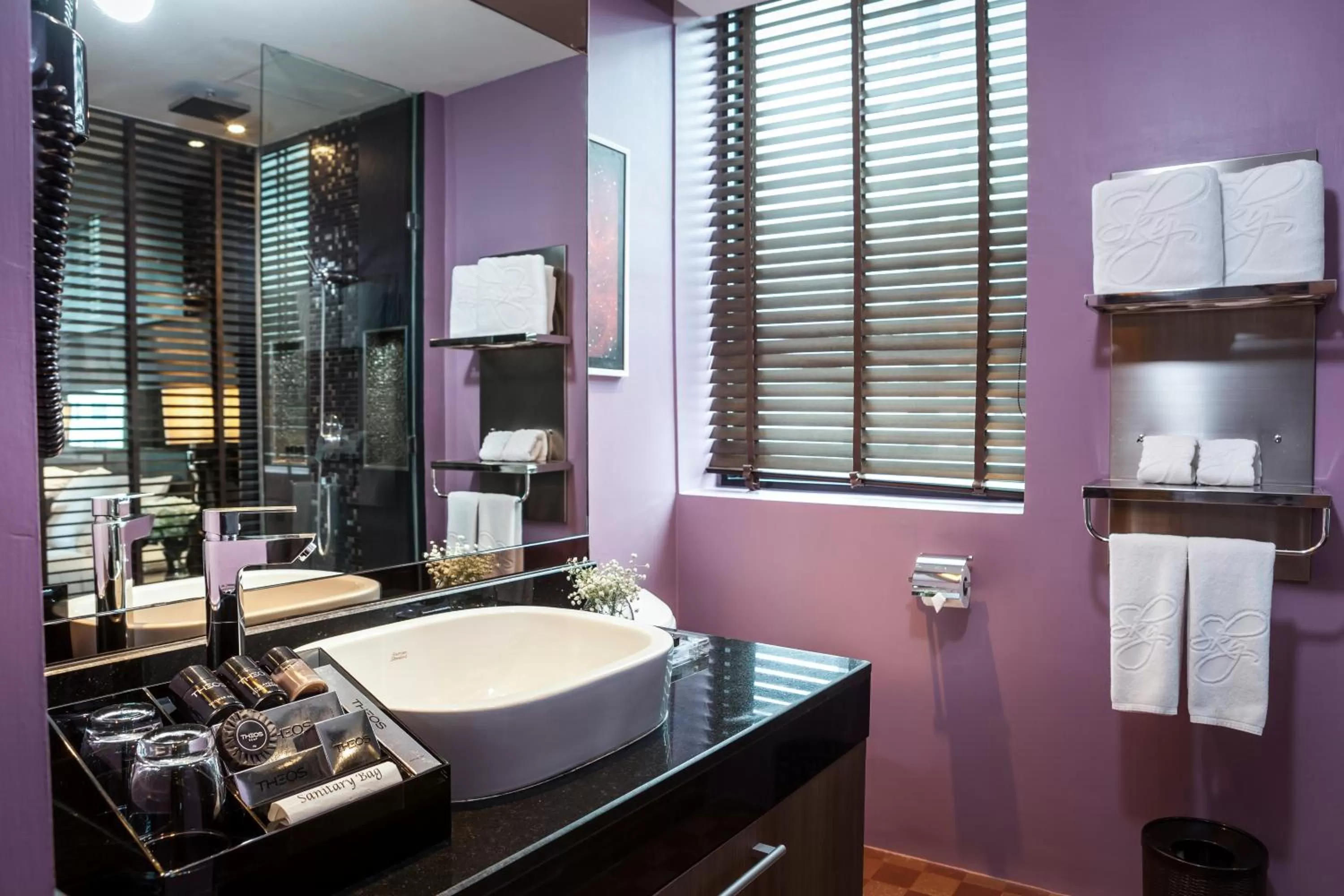 Deluxe Skyline King in The Continent Hotel Sukhumvit - Asok BTS Bangkok