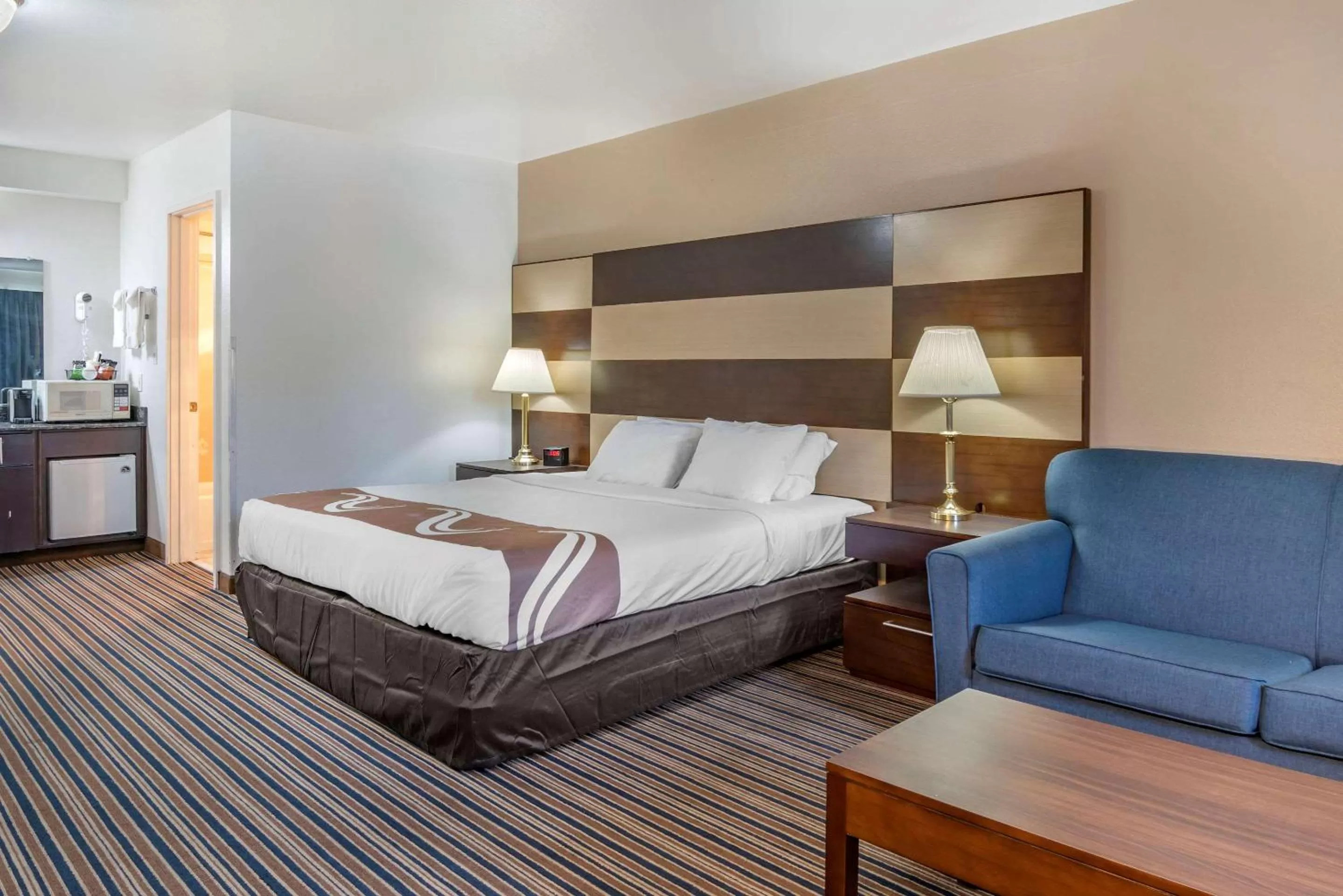 King Room - Accessible/Non-Smoking in Quality Inn Central Roseburg