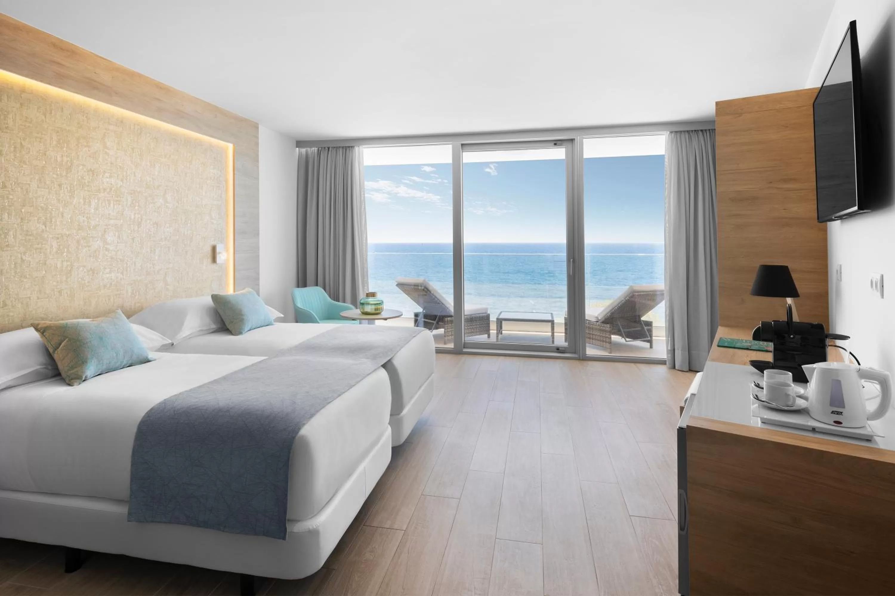 Double Deluxe Artemisa - Single Use Sea View in Elba Sunset Mallorca Thalasso Spa