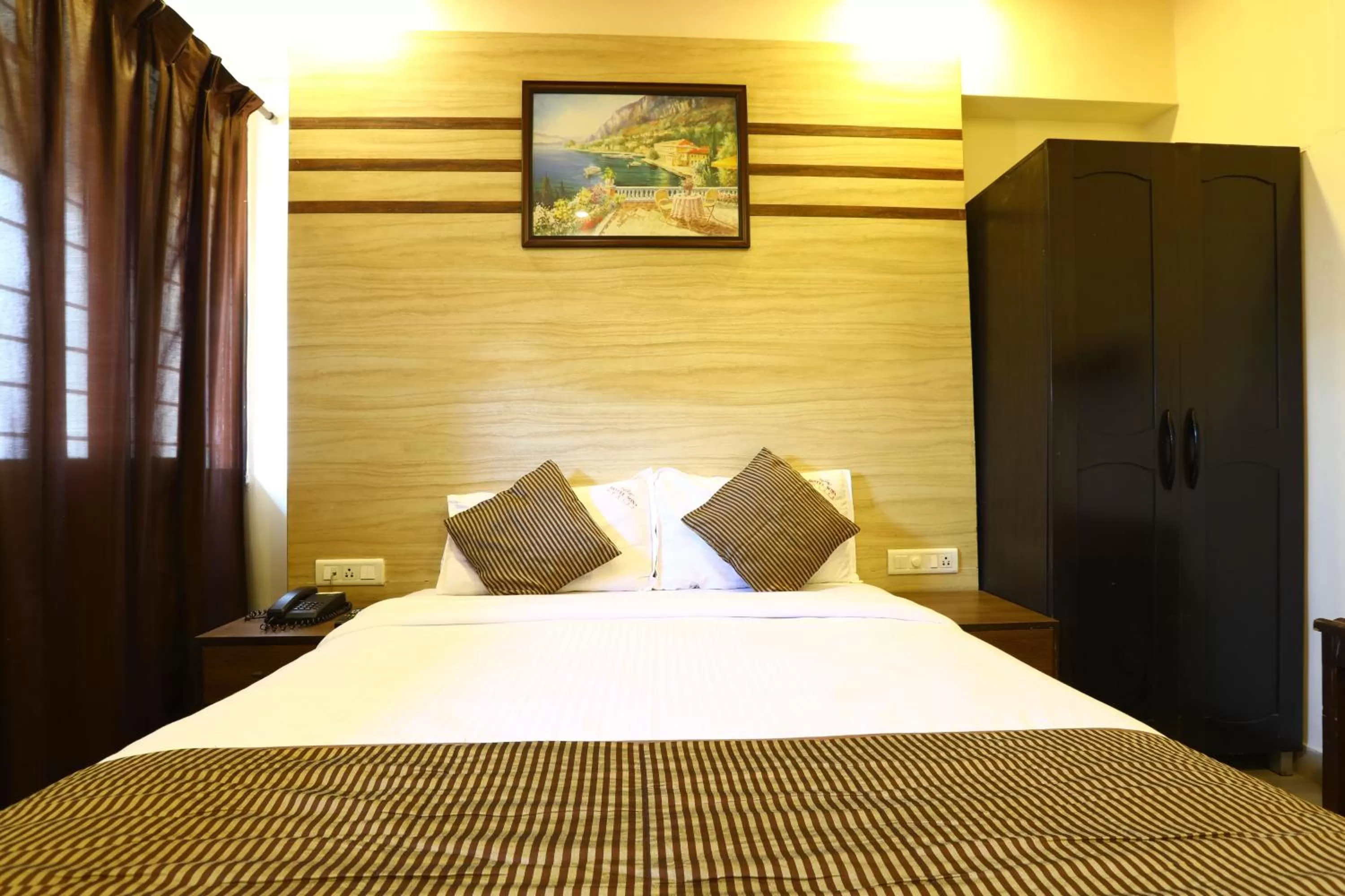 Deluxe Double Room in Hotel Sona