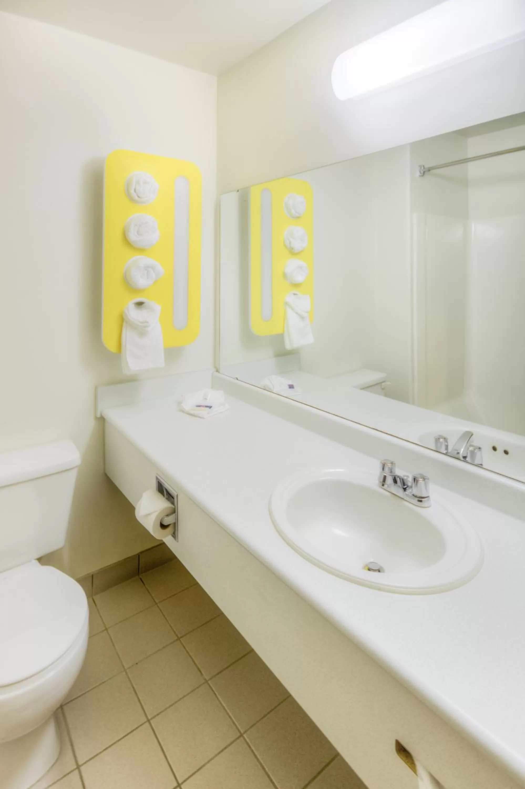 Queen Room with Two Queen Beds - Smoking in Motel 6-Regina, SK