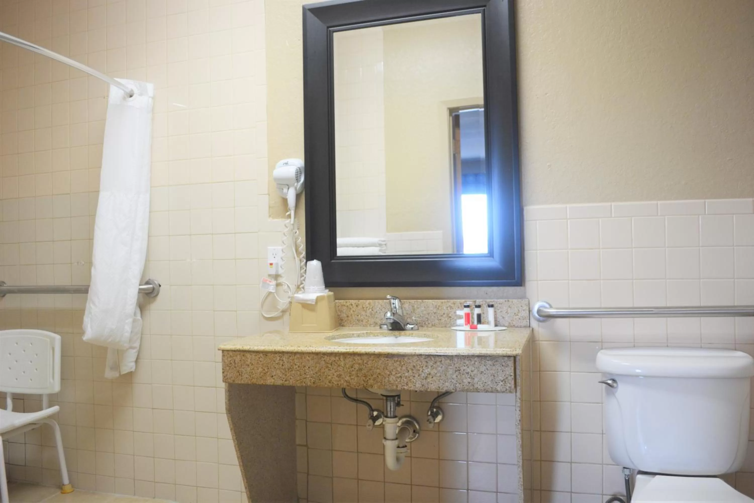 2 Queen Beds, Mobility/Accessible Room, Roll-In Shower, Non-Smoking in Super 8 by Wyndham Galveston