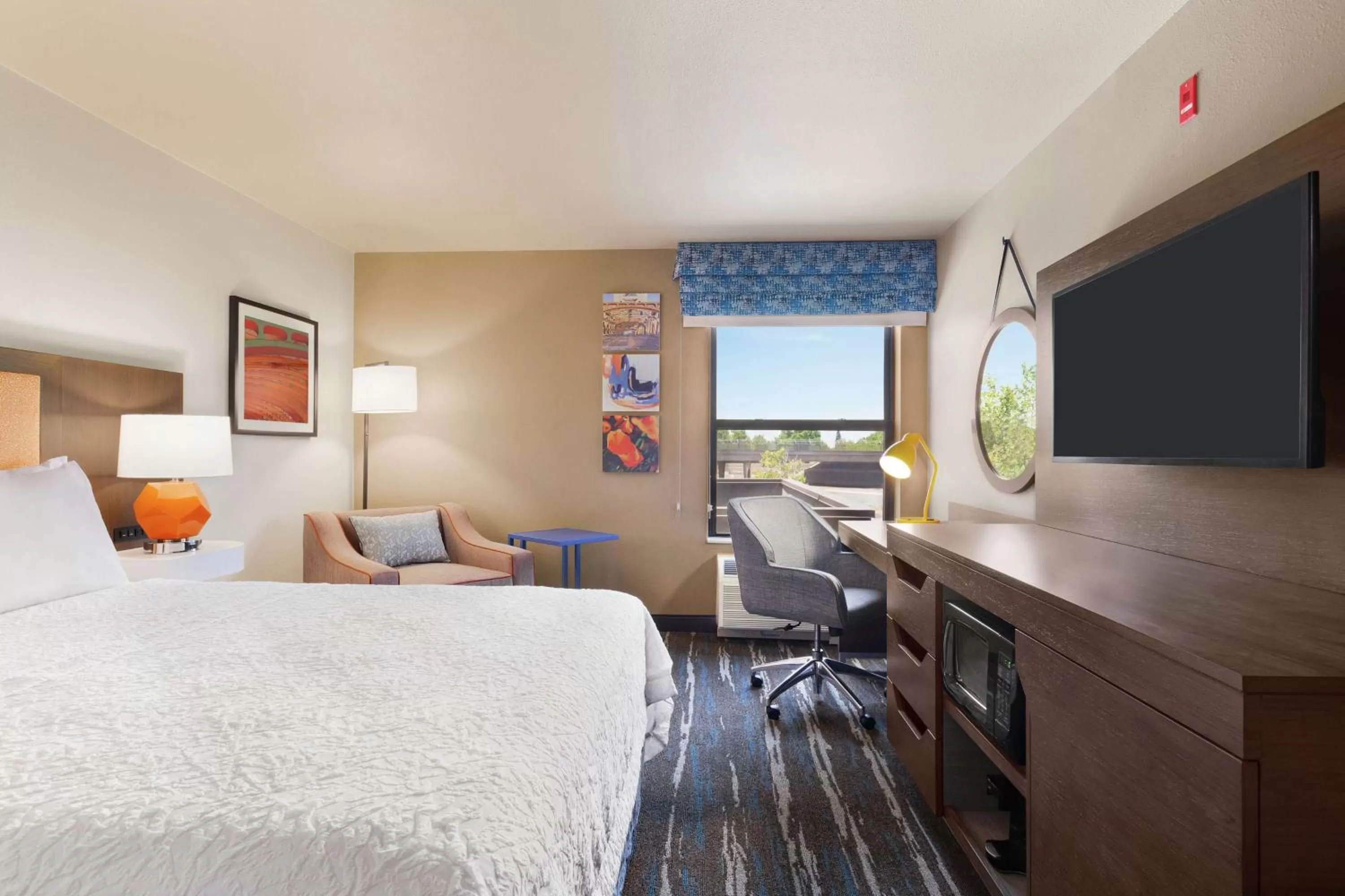 Queen Room - Non-Smoking in Hampton Inn Sacramento/Rancho Cordova