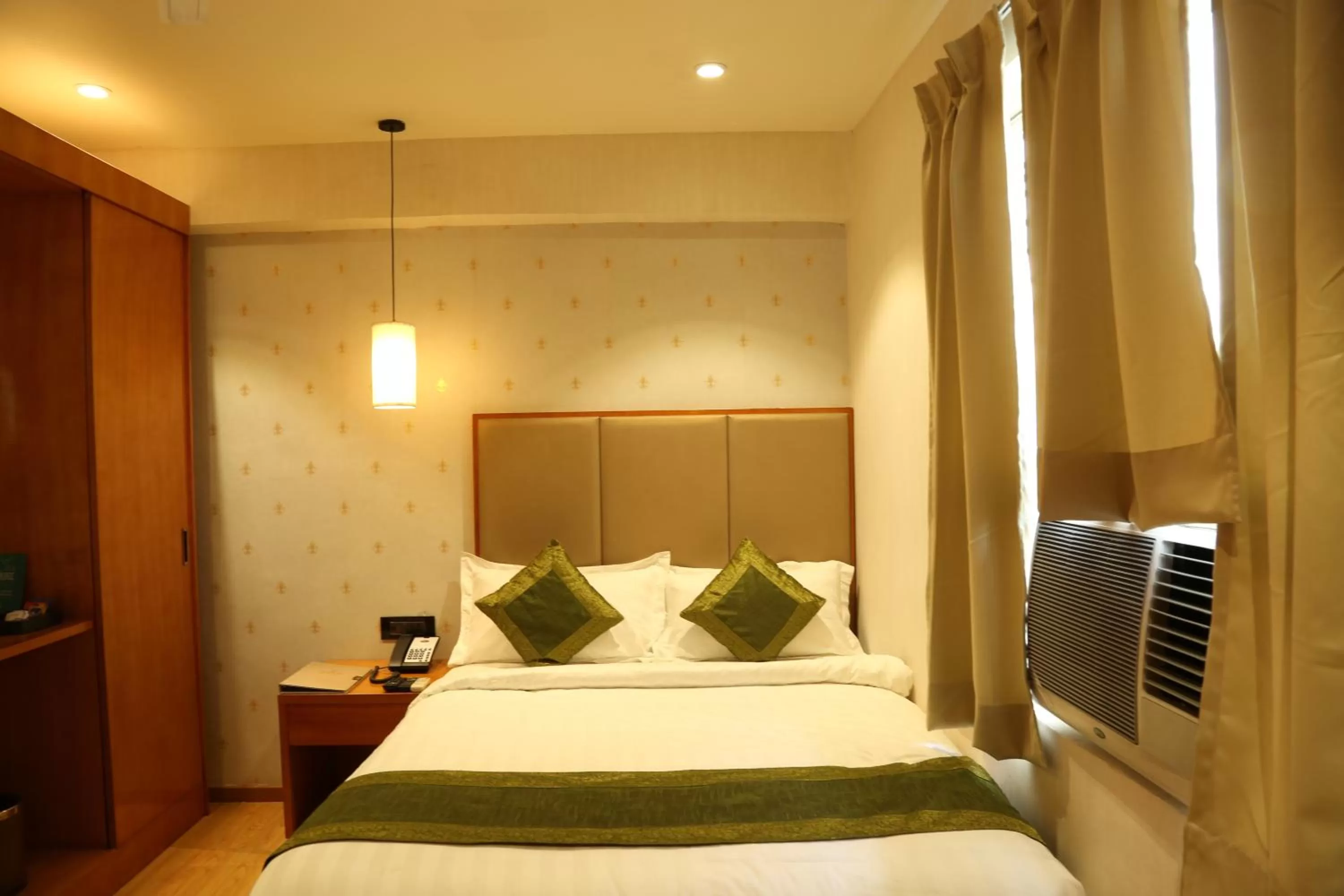 Standard Double Room - single occupancy in Hotel Reva Regency