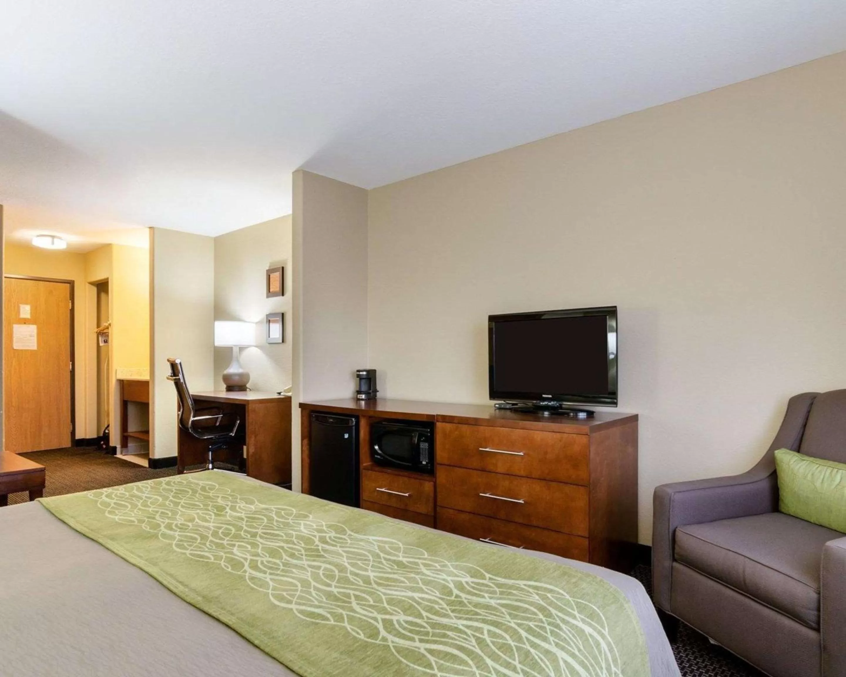 Superior King Suite - Non-Smoking in Comfort Inn