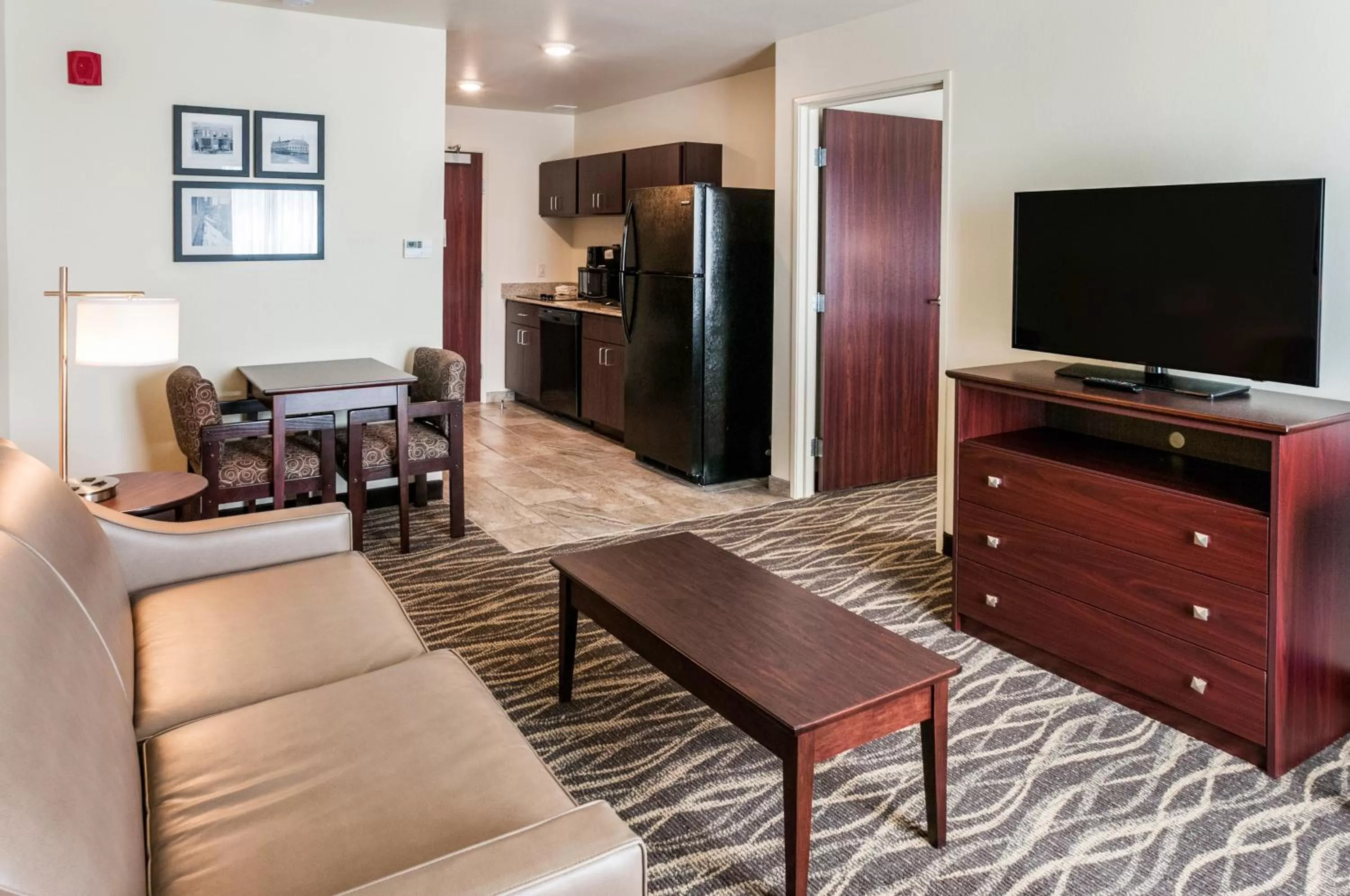 Deluxe Suite - single occupancy in Cobblestone Hotel & Suites Appleton International Airport