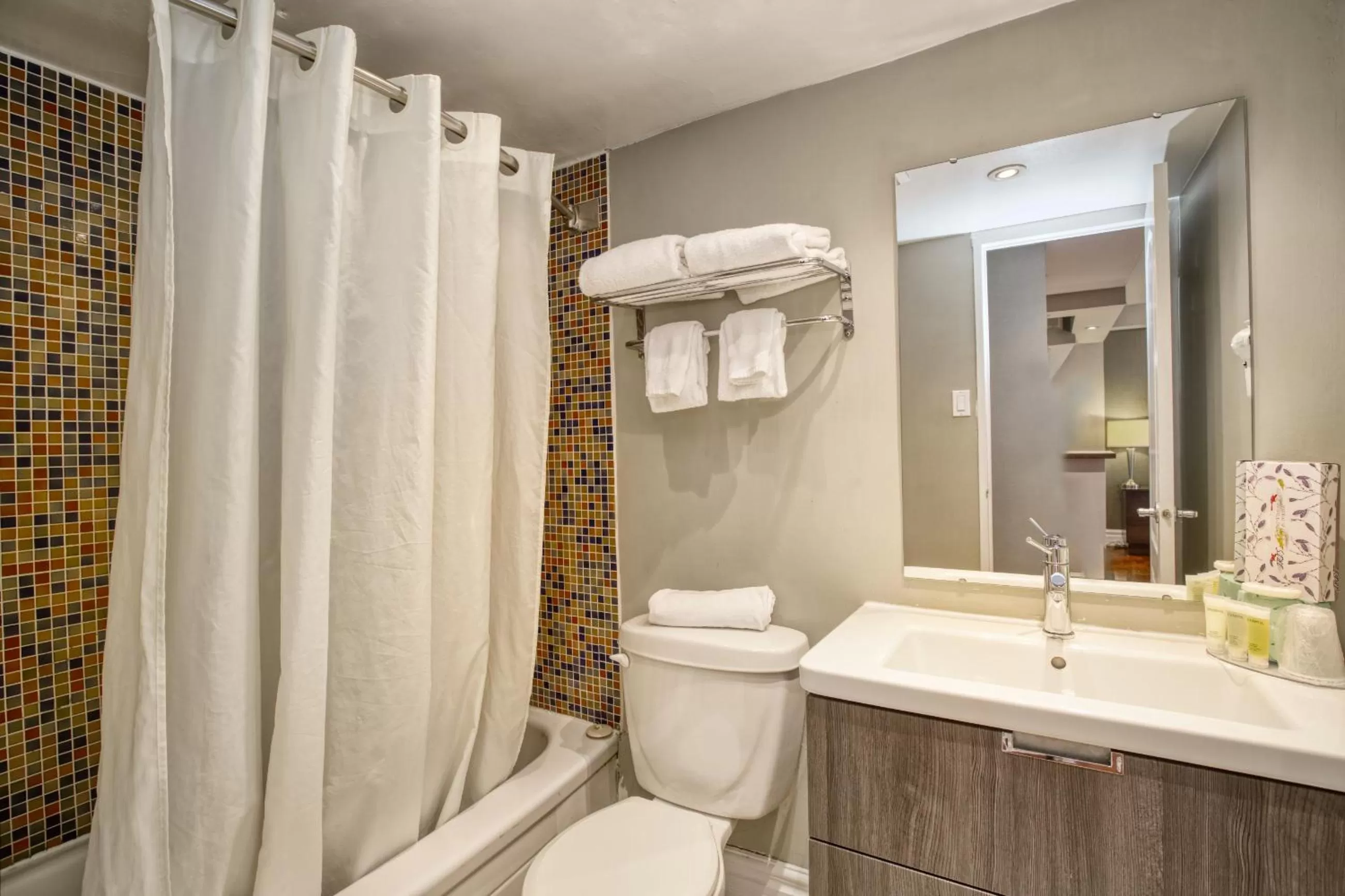 Studio in Town Inn Suites Hotel