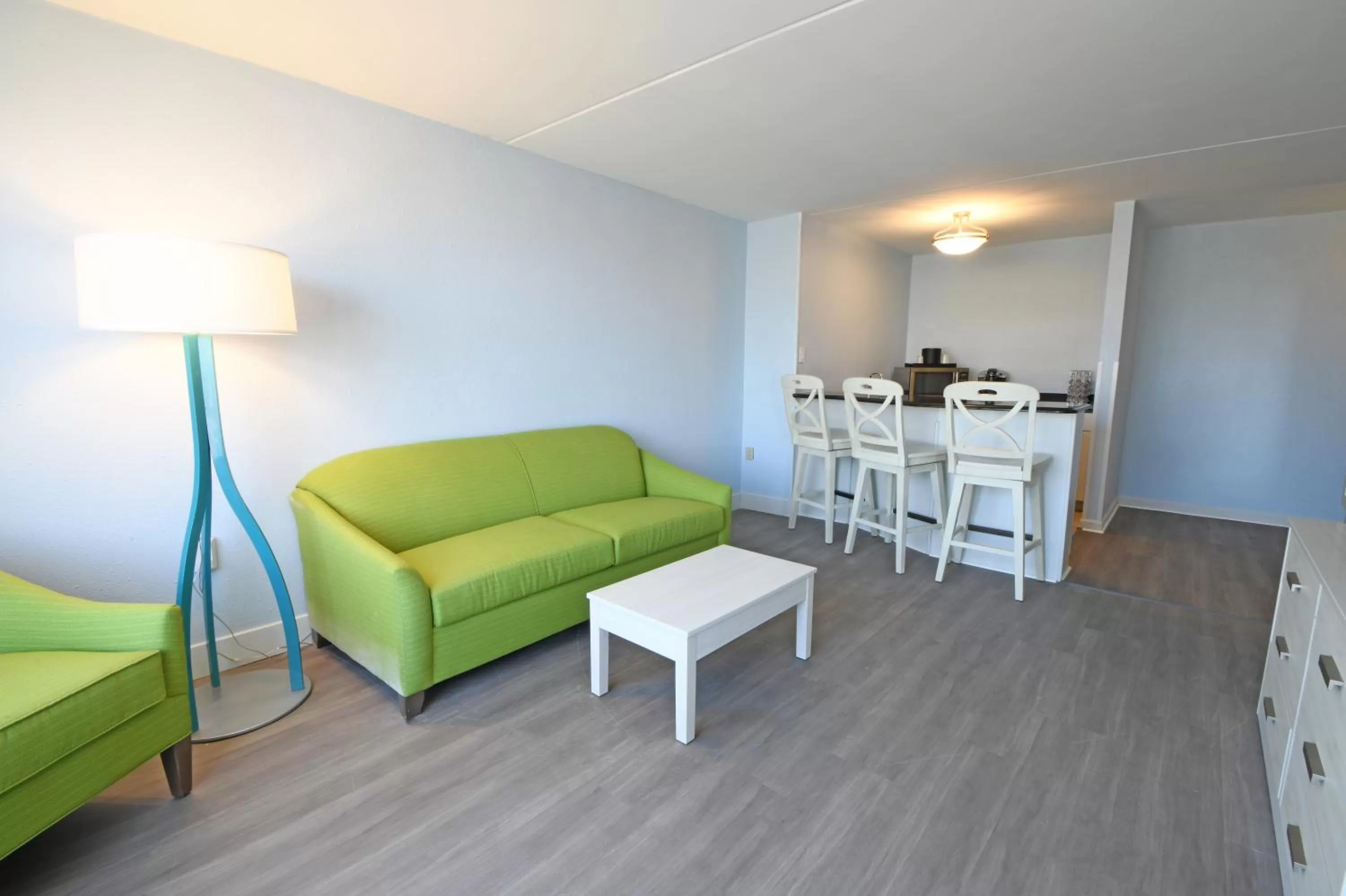 Deluxe King Suite - No Pets Allowed in Fenwick Inn