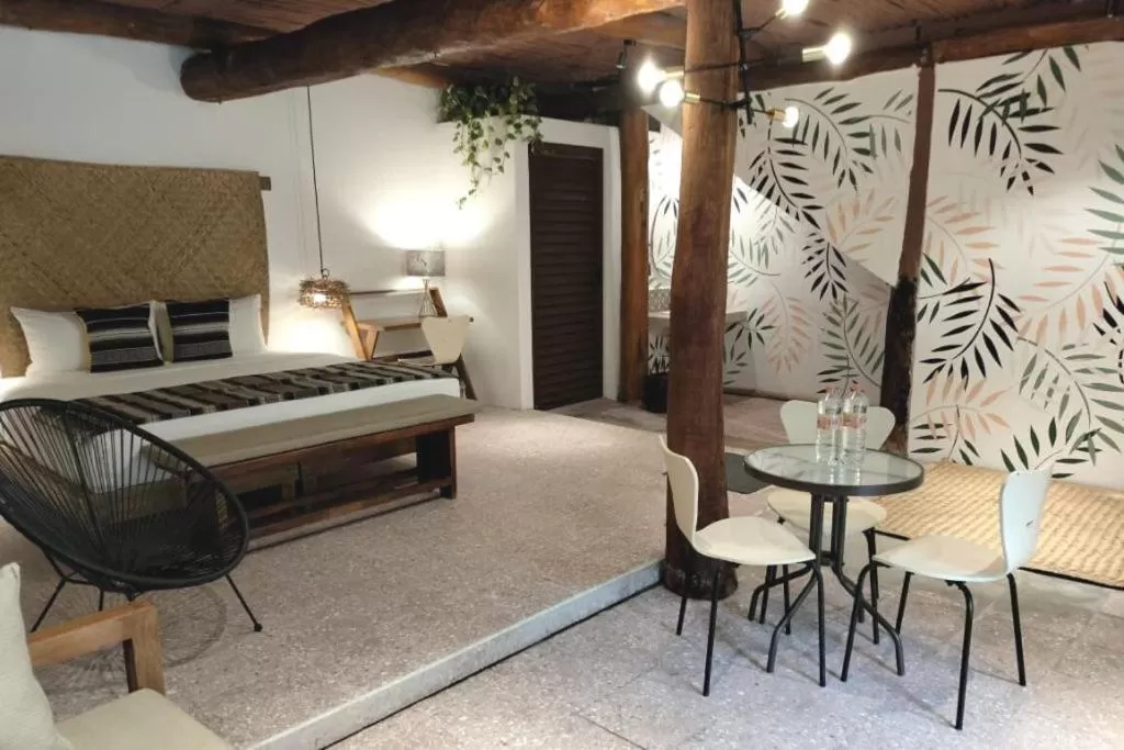 Deluxe Bungalow with Garden View in Hotel Villas Colibrí Suites & Bungalows