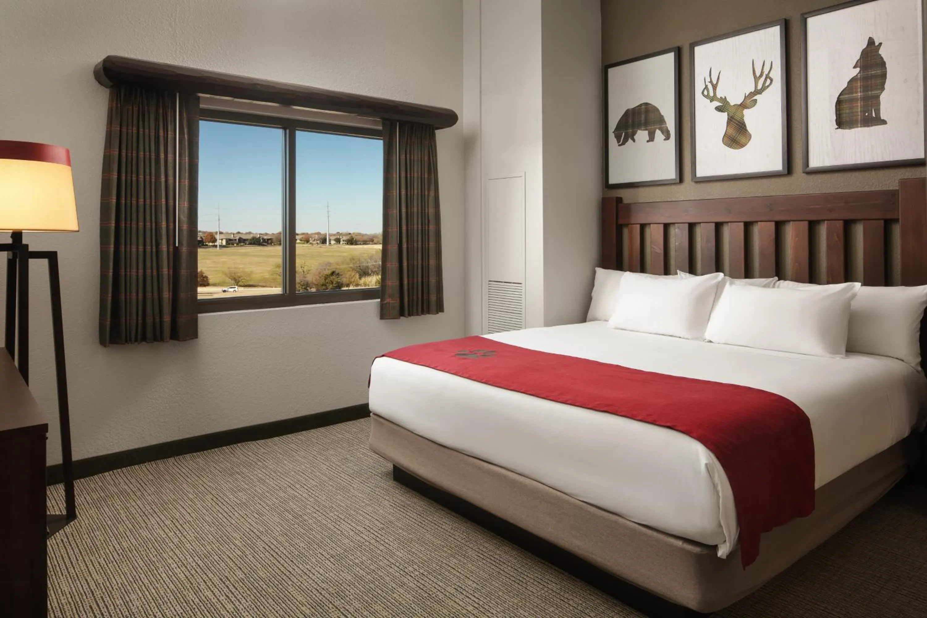 Luxury King Suite in Great Wolf Lodge Grapevine