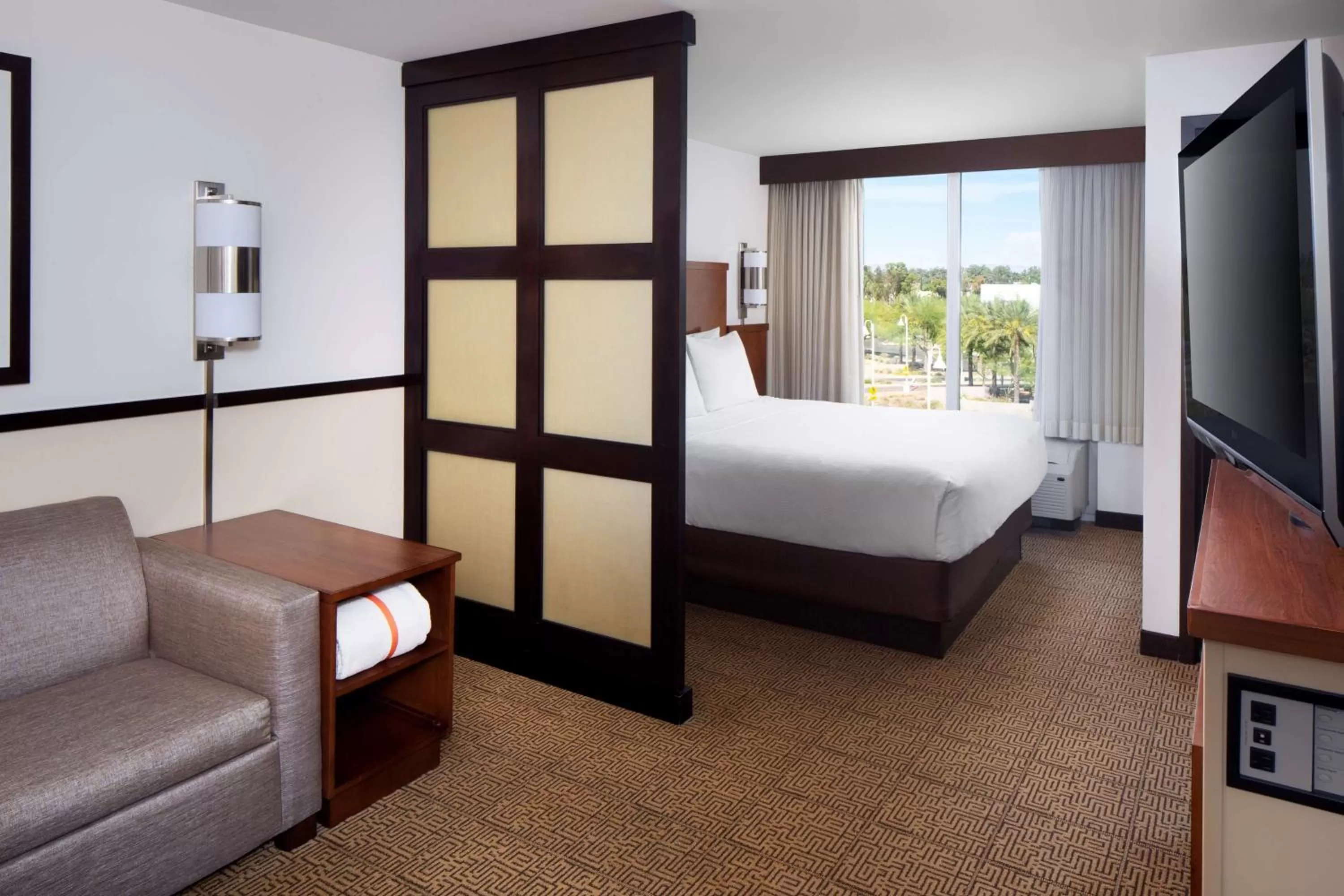 King Room - High Floor in Hyatt Place Phoenix/ Mesa