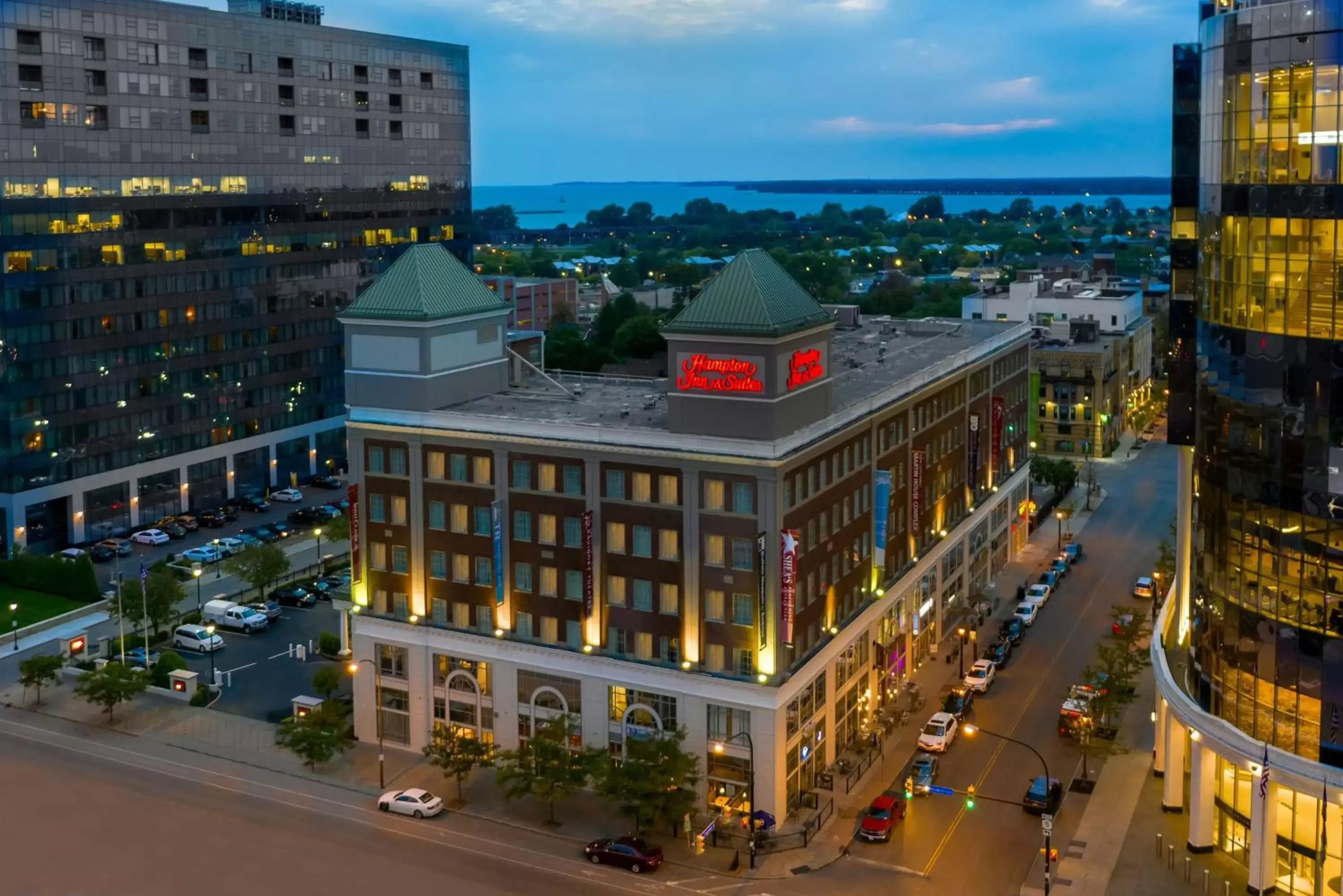 Hampton Inn & Suites Buffalo/Downtown Hampton Inn & Suites Buffalo/Downtown