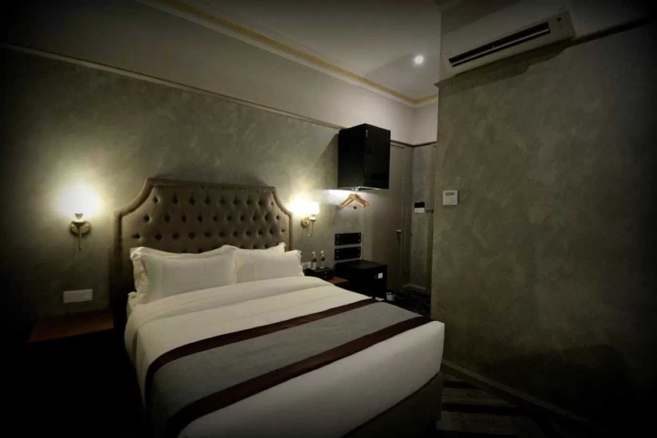  Premier Queen in 1969 Business Suites @ Ipoh Garden