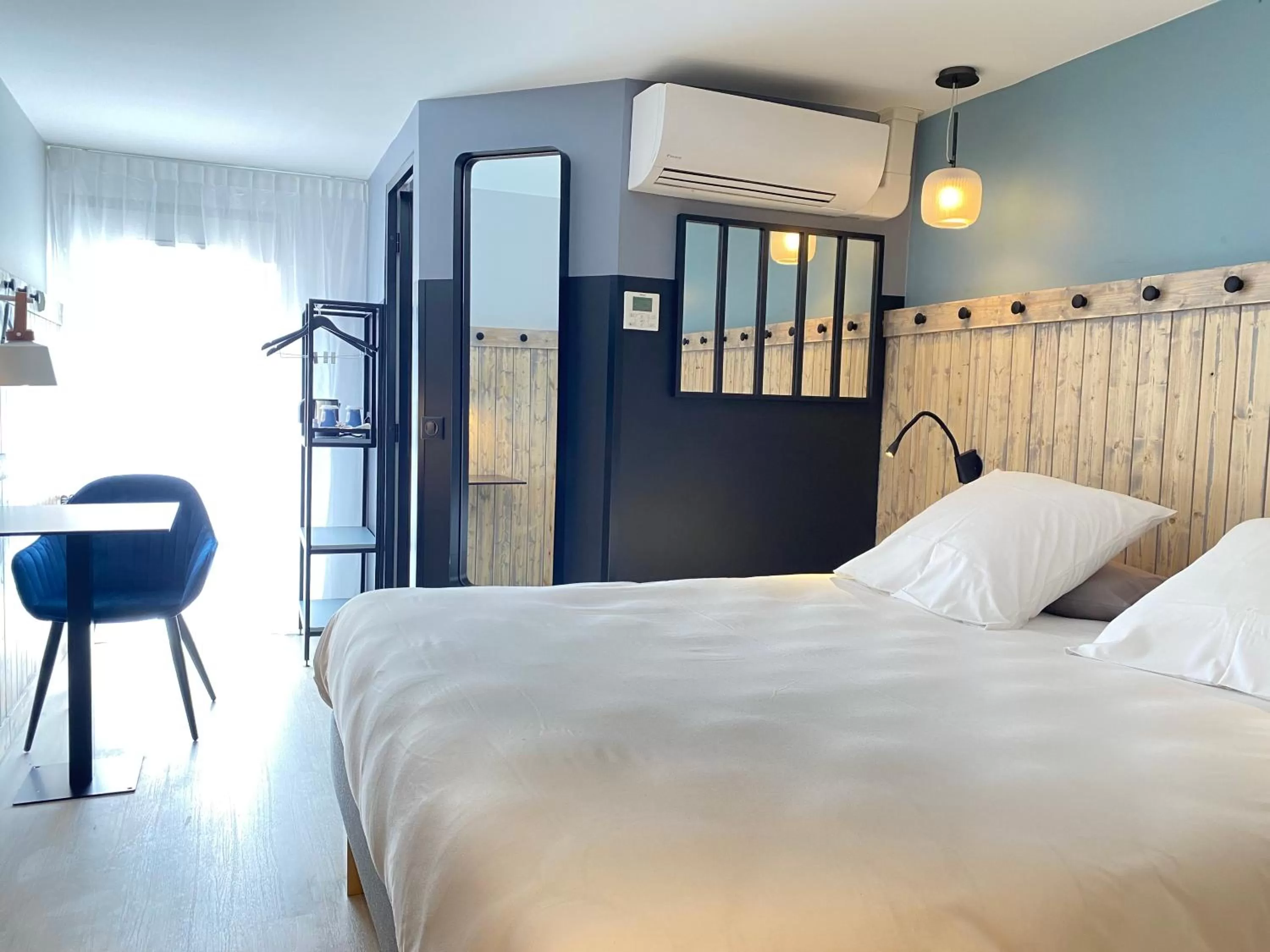 Triple Room (1 Double Bed + 1 Single Bed) in Best Western Bourgoin Jallieu