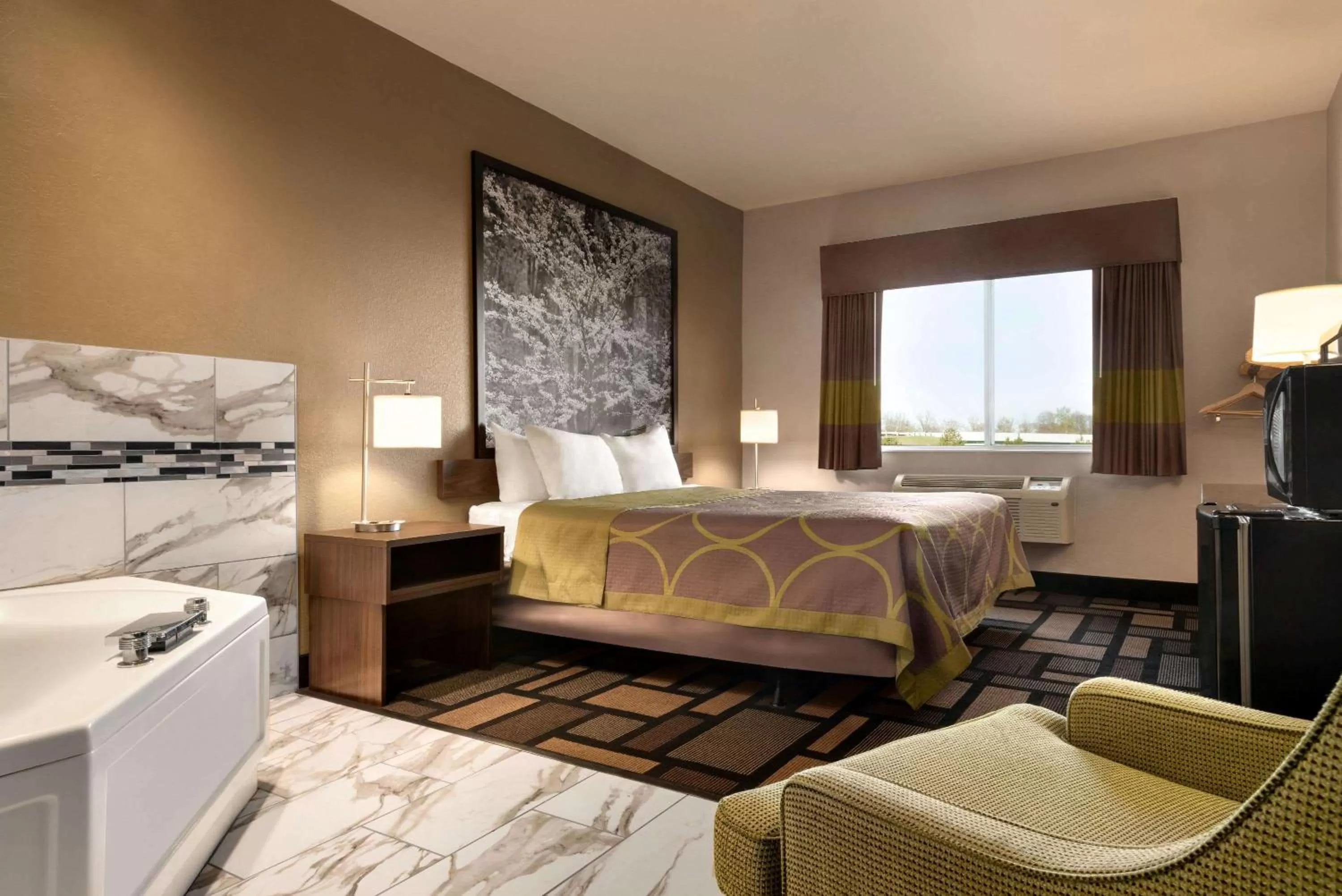 1 King Bed, Studio Suite, Whirlpool, Smoking in Super 8 by Wyndham Akron S/Green/Uniontown OH