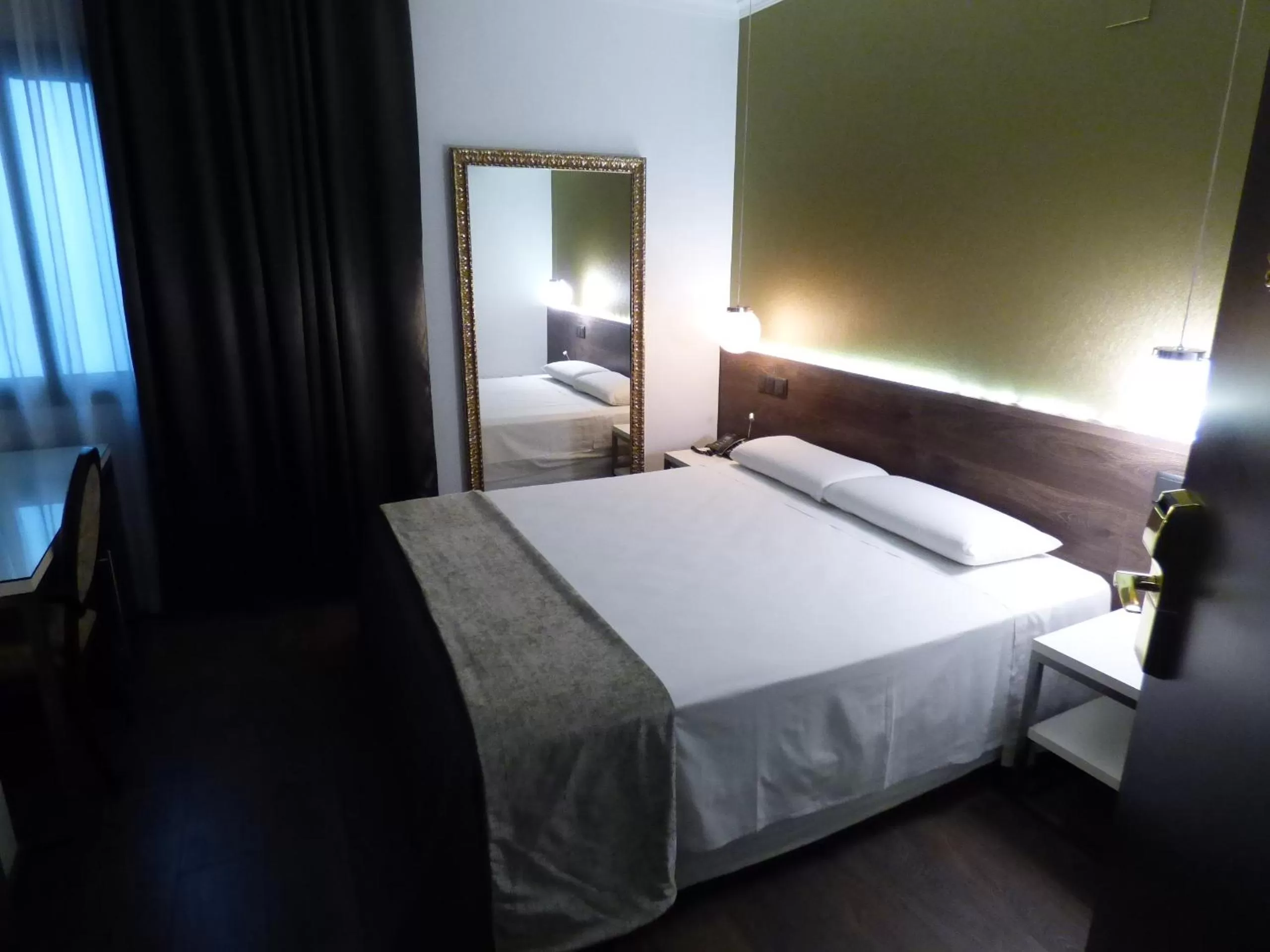 Bed in Moderno
