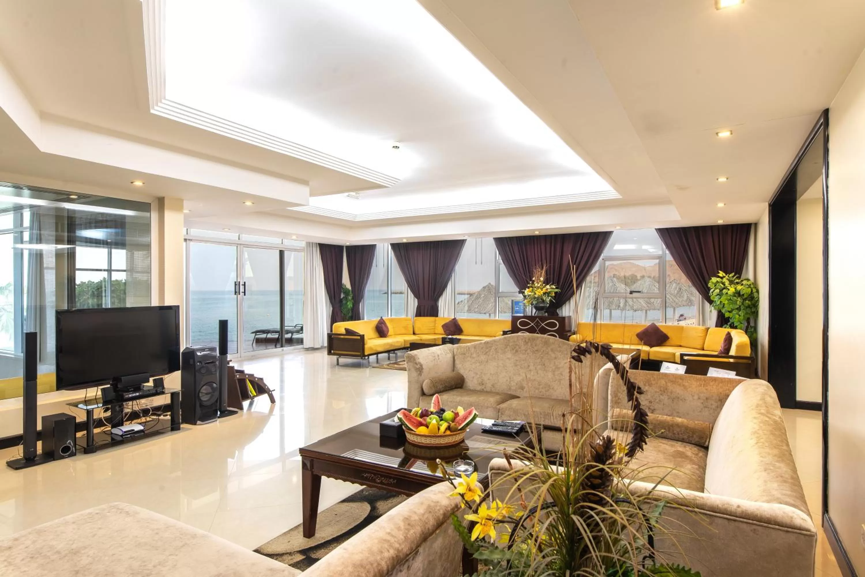 Empire Villa - 3 Master Bedrooms in Royal Beach Hotel & Resort