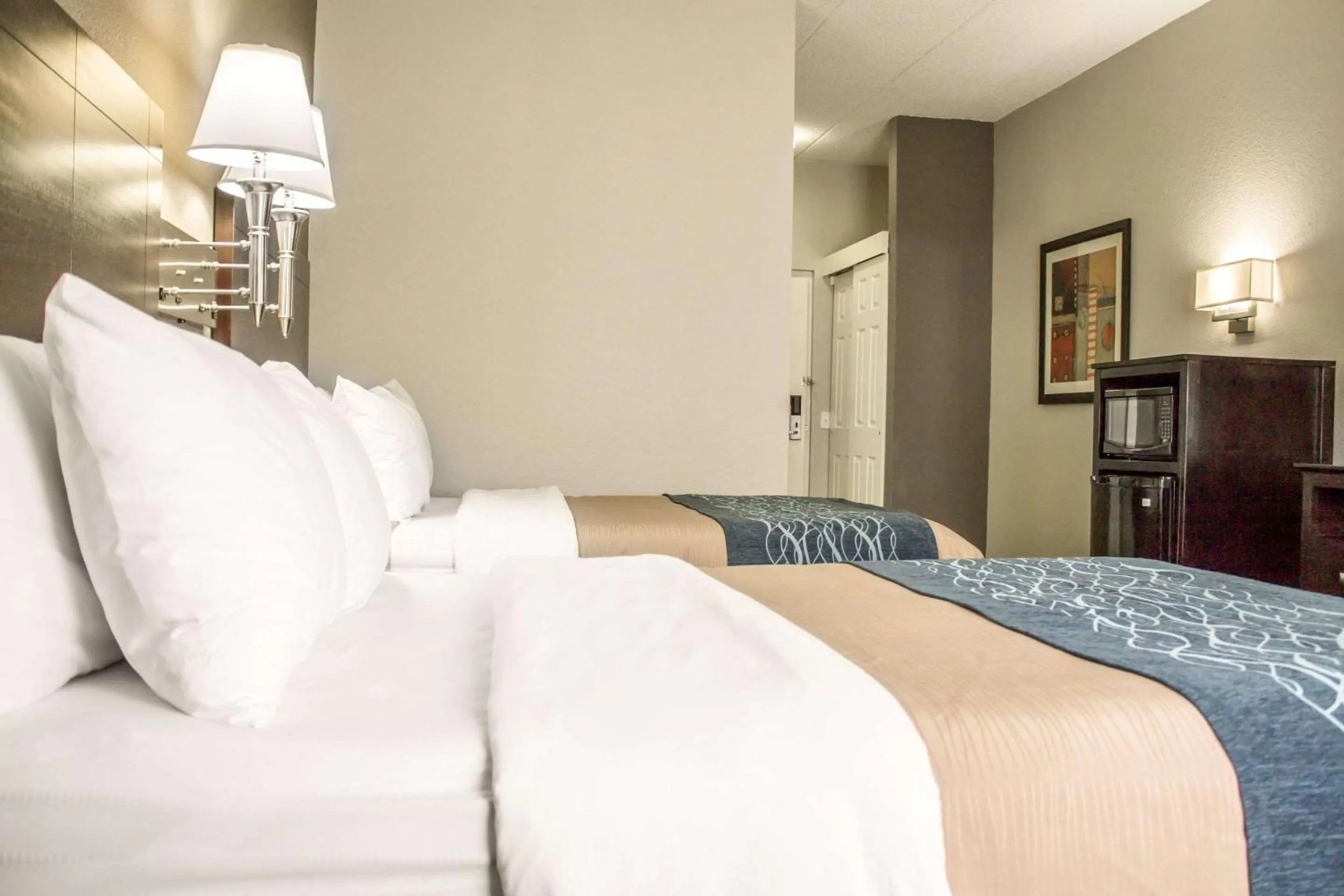 Standard Double Room with Two Double Beds - Non-Smoking in Comfort Inn Sandusky