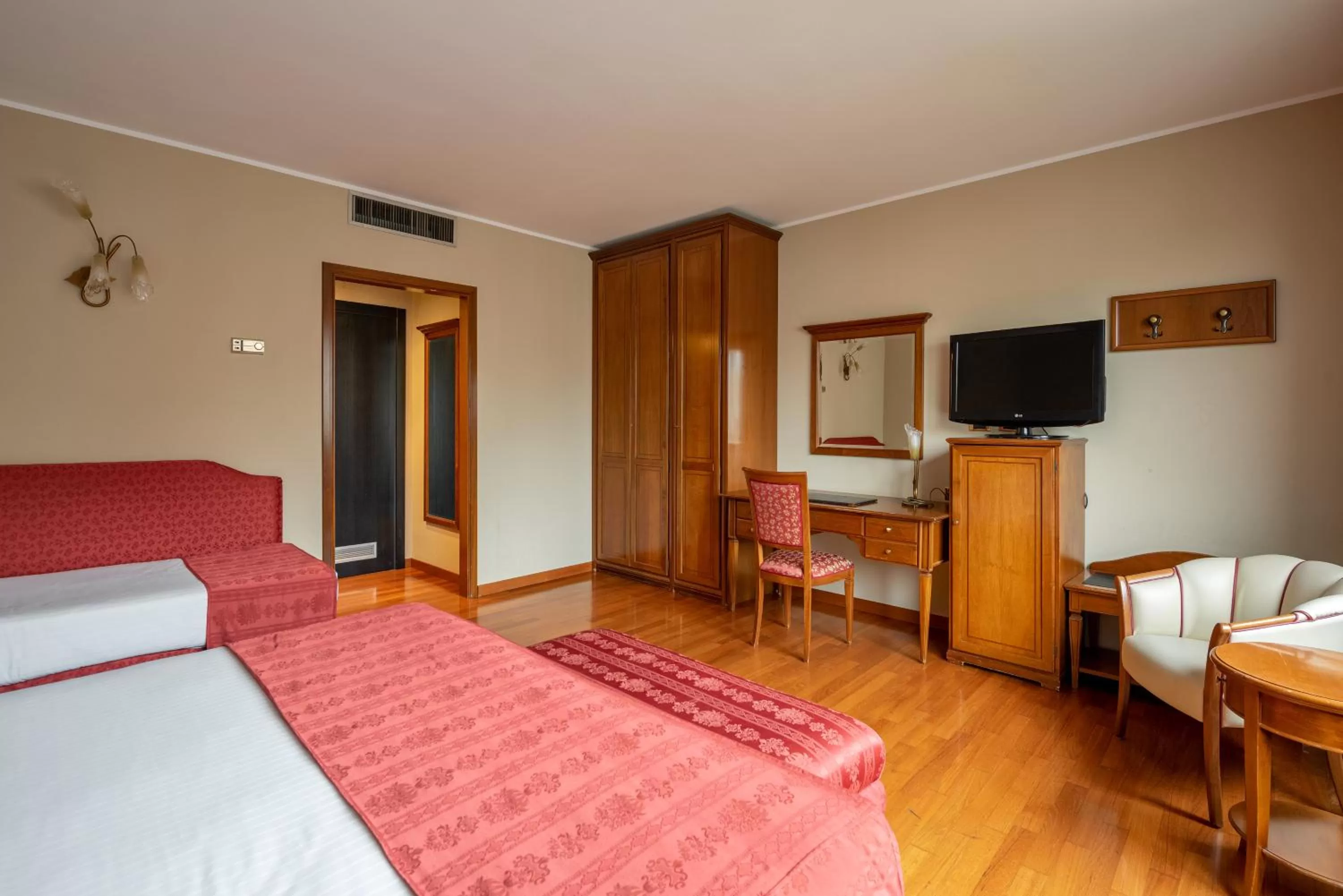 Triple Room in Hotel Leopardi