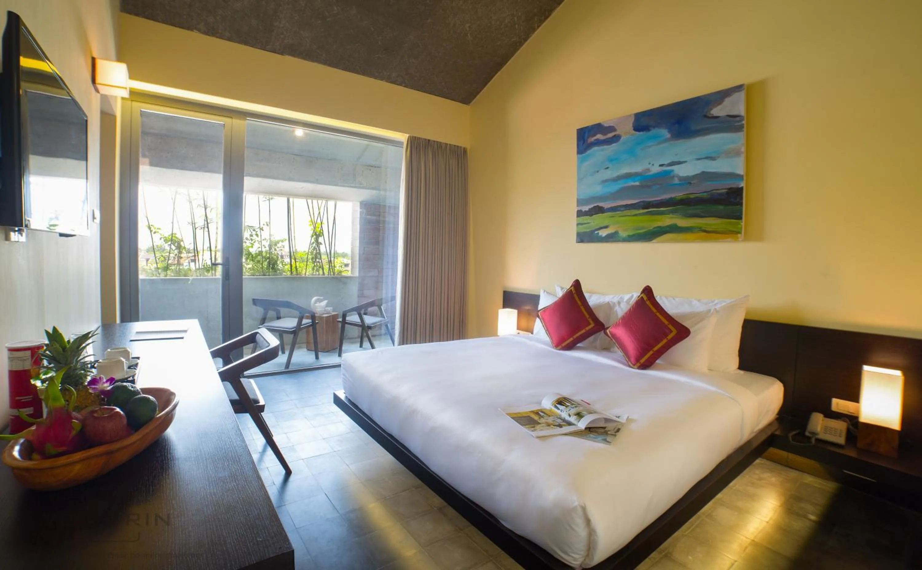 Deluxe Double Room with City View in Mulberry Collection Silk Eco