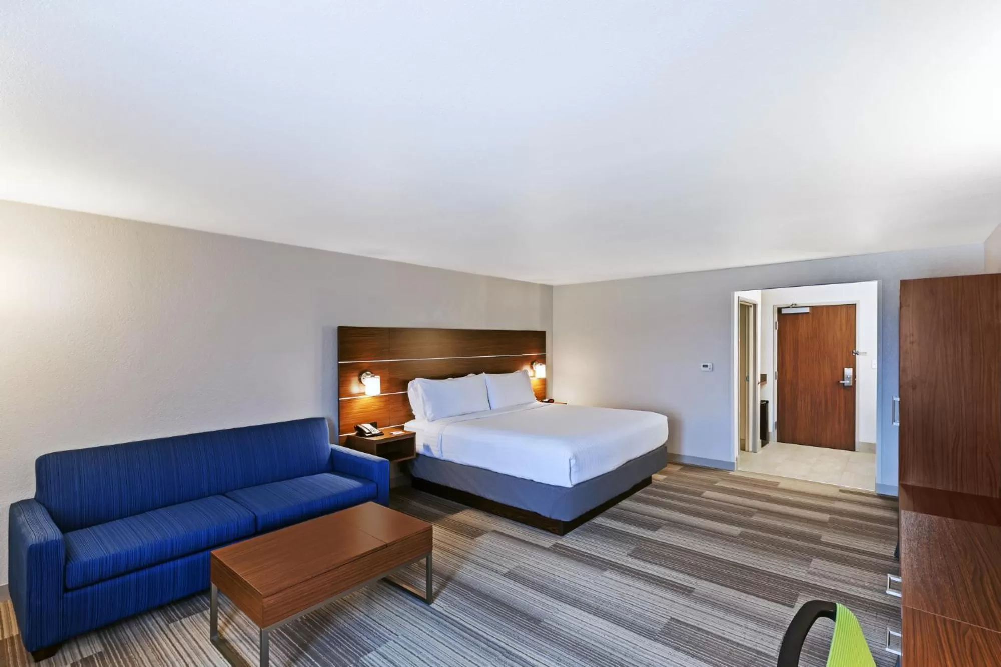 Holiday Inn Express Hotel & Suites Dallas Lewisville by IHG