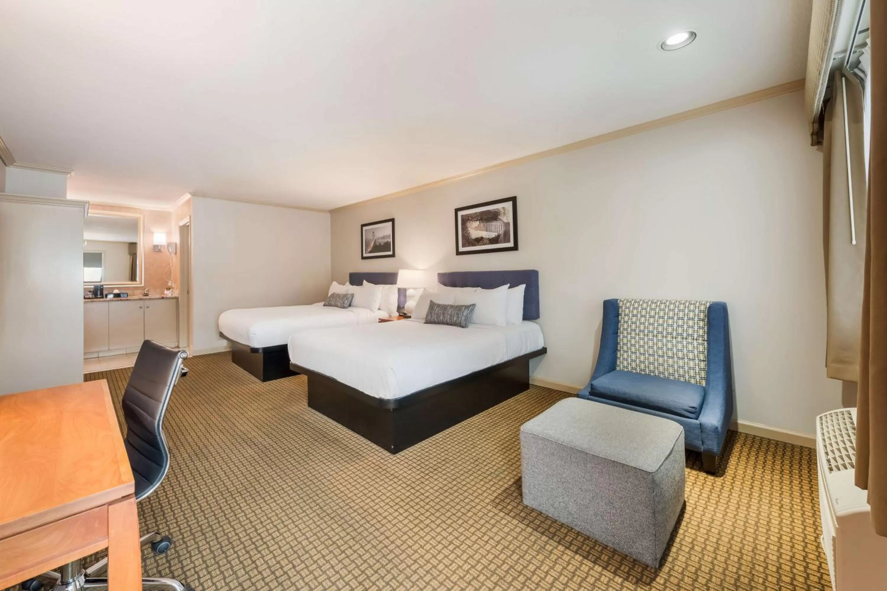Queen Room with Two Queen Beds - Disability Access in SureStay Plus Hotel by Best Western Mountain View