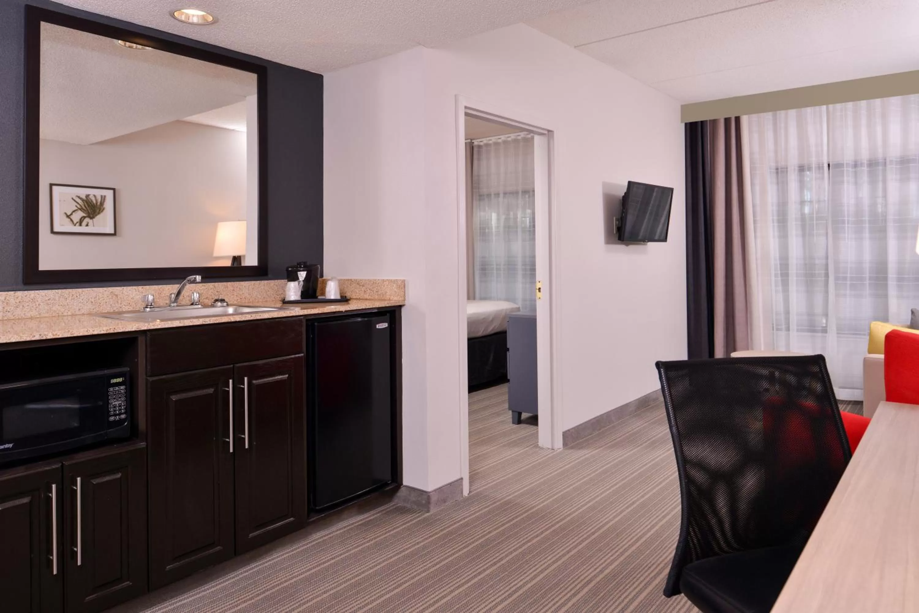 King Suite - Non-Smoking in Country Inn & Suites by Radisson Raleigh-Durham Airport NC