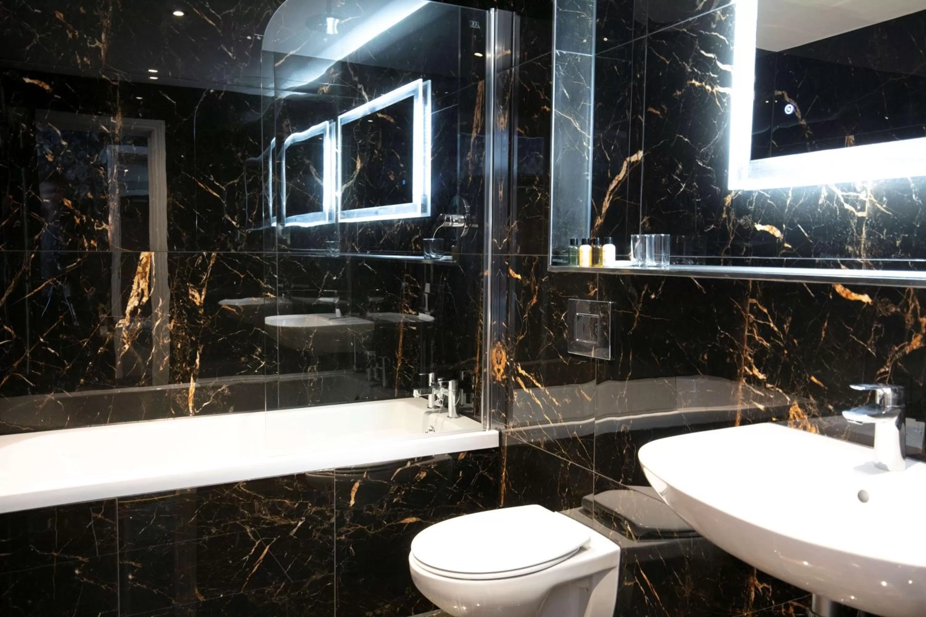 Standard King Room - Non-Smoking  in Best Western Hotel 99