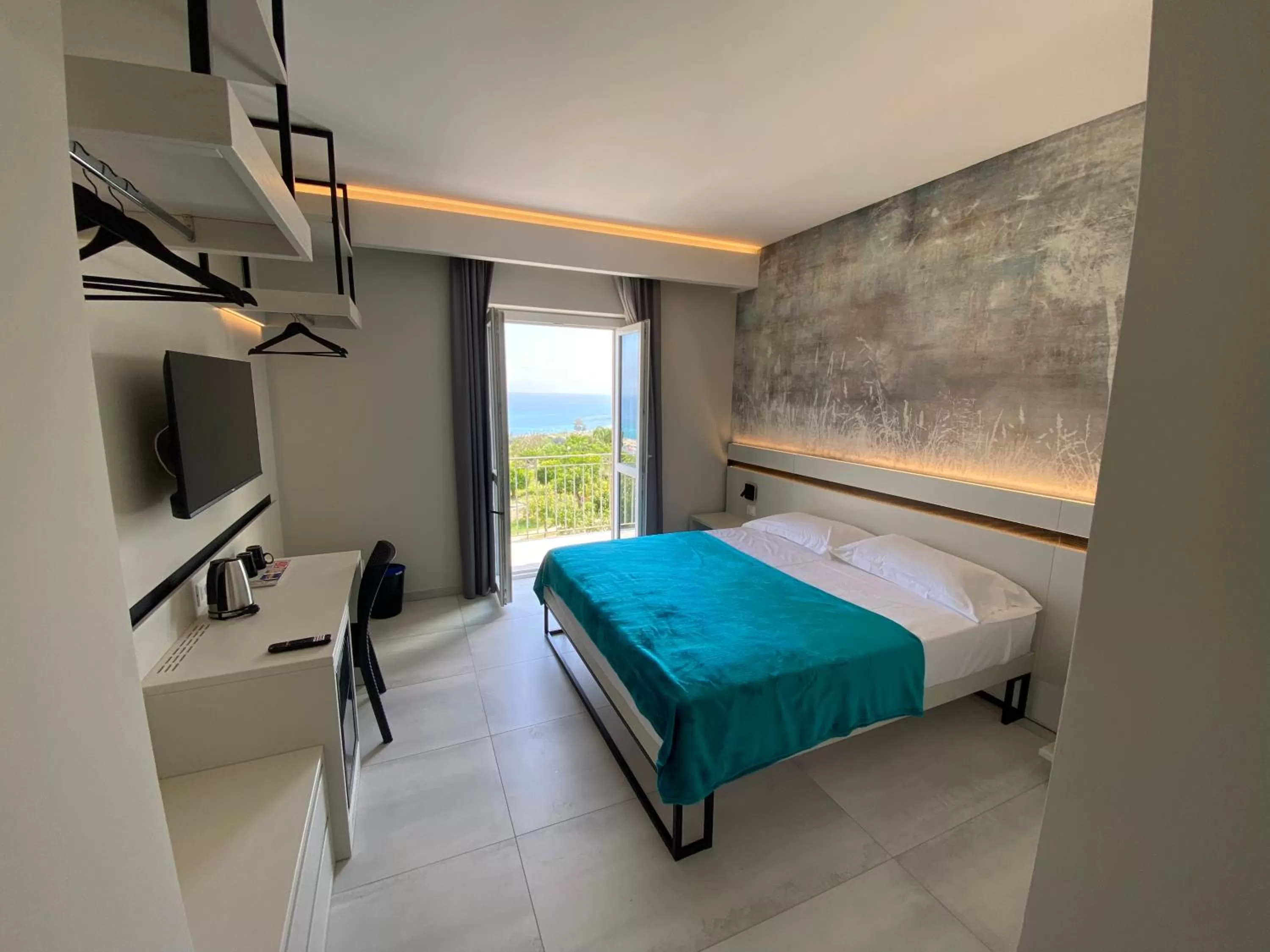 Suite with Sea View in Aether Suites Tropea - Free Private Parking