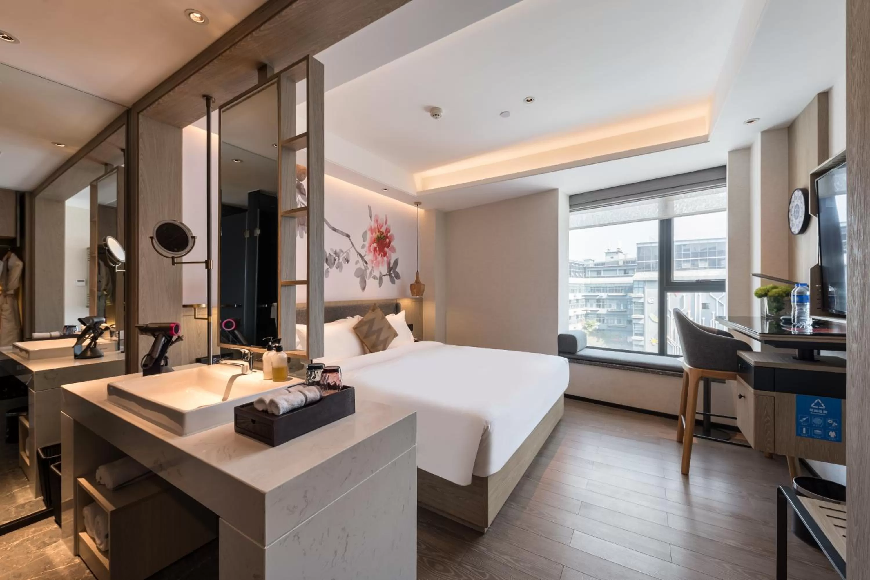 Superior King Room in Paco Hotel Canton Tower Pazhou