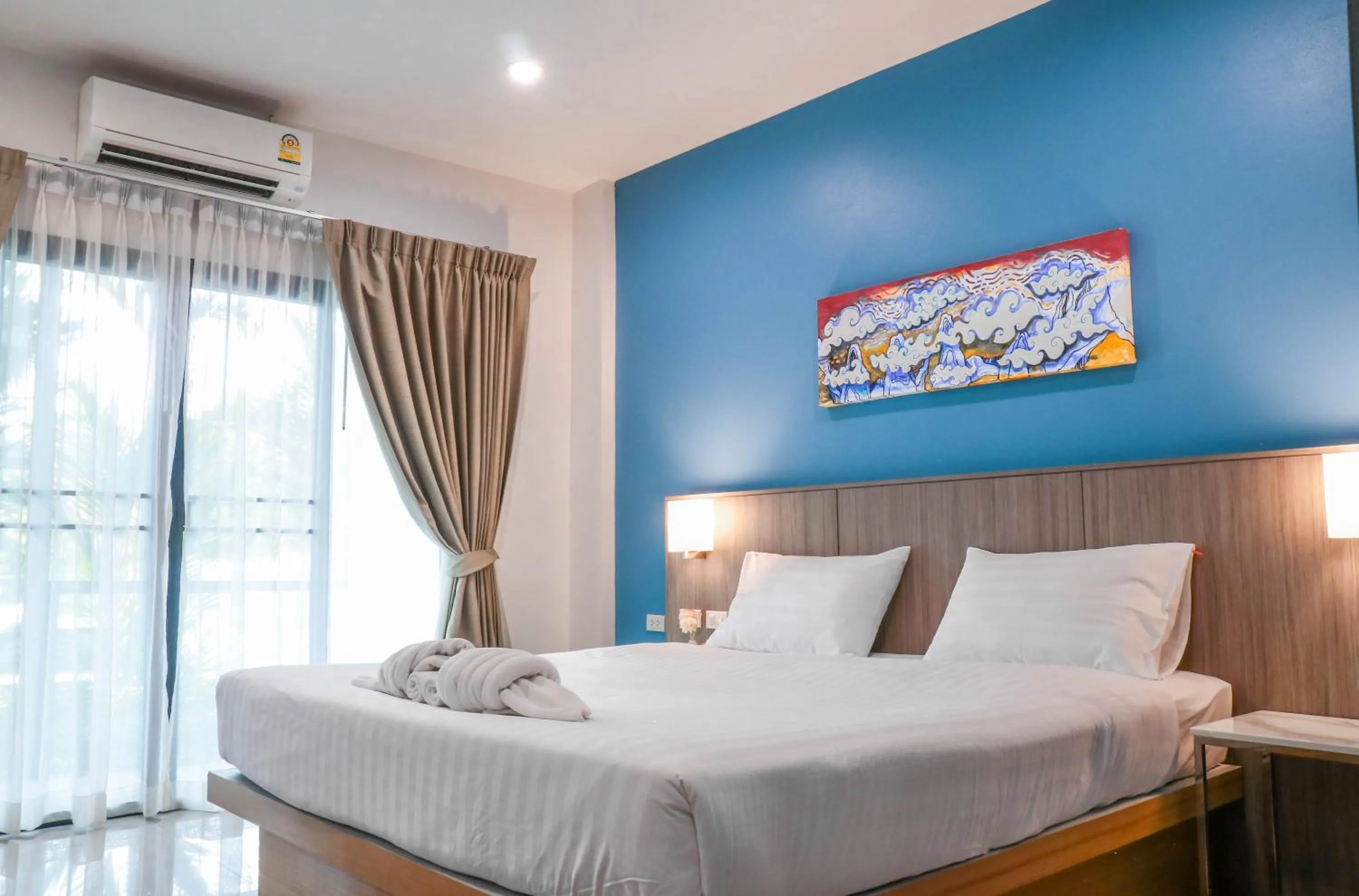 Deluxe Double Room with Balcony in S2 Airport Residence