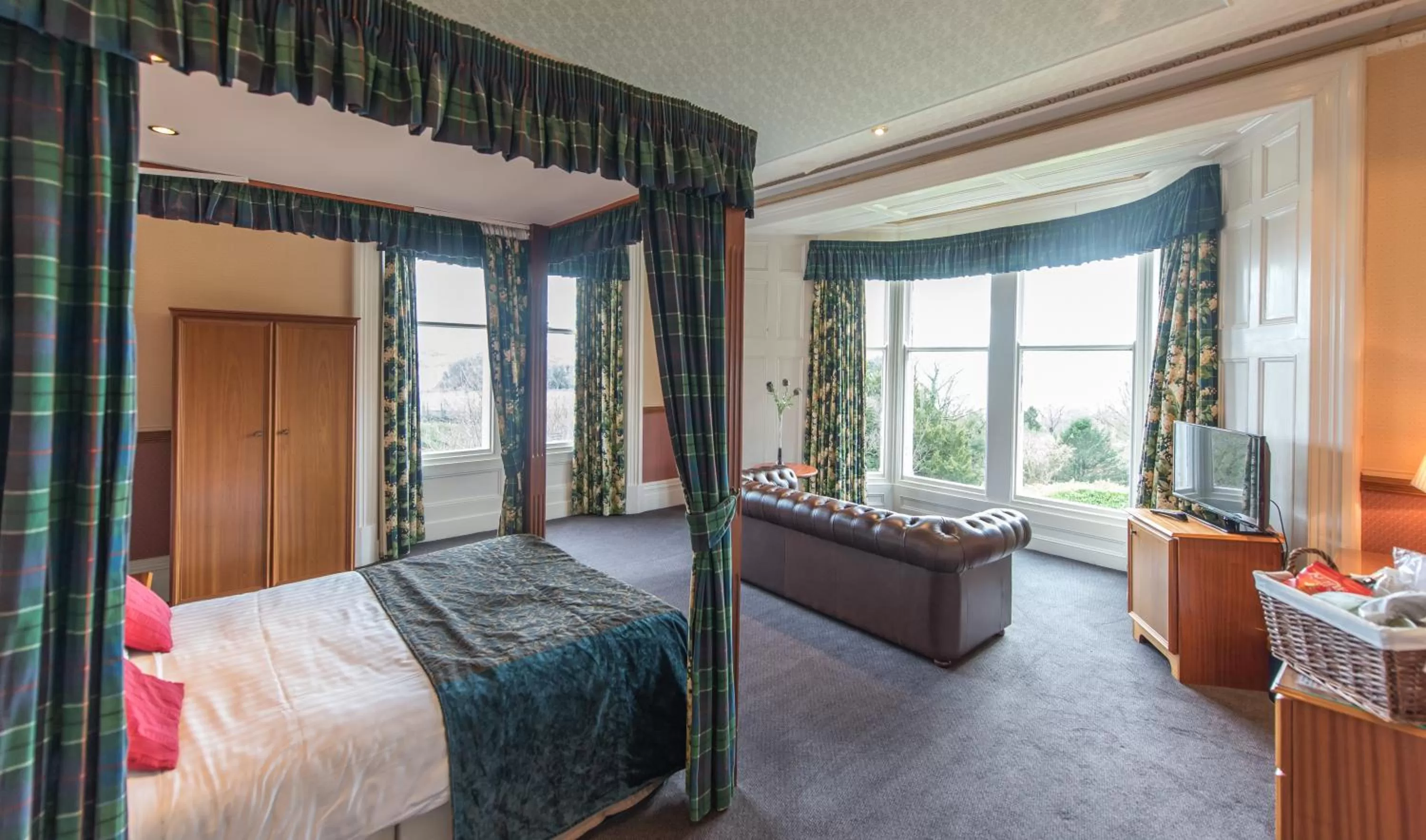 Double Room with Four Poster Bed in Cumbria Grand Hotel