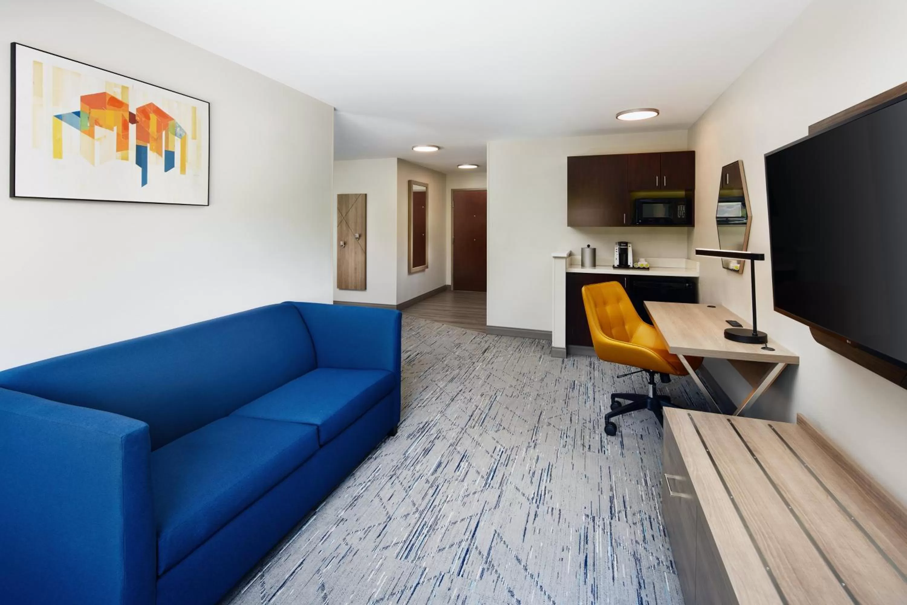 Suite - Hearing Accessible in Holiday Inn Express & Suites Bridgeport by IHG