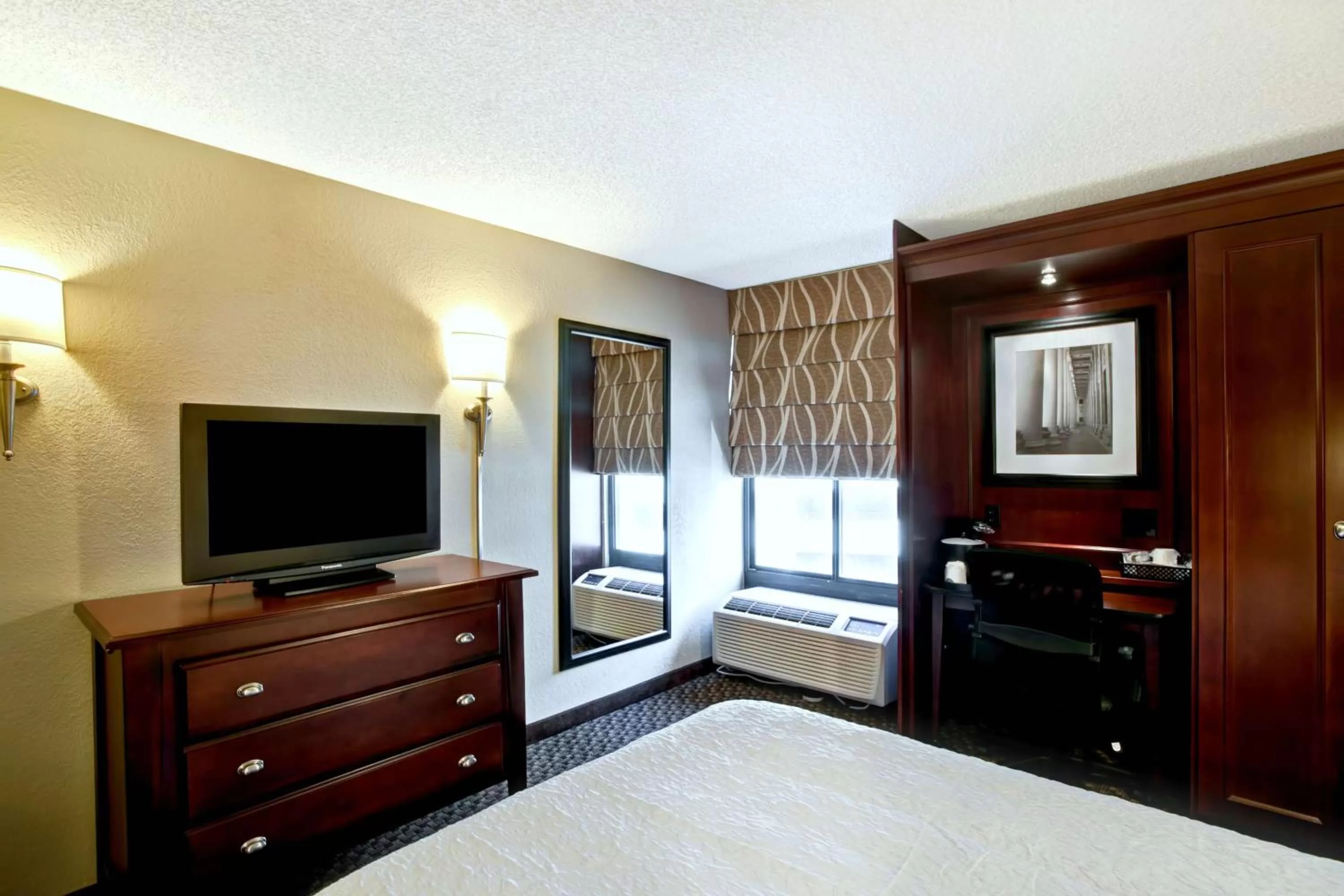 Double Room with Bath Tub - Non-Smoking in Hampton Inn College Station-Near Texas A&M University