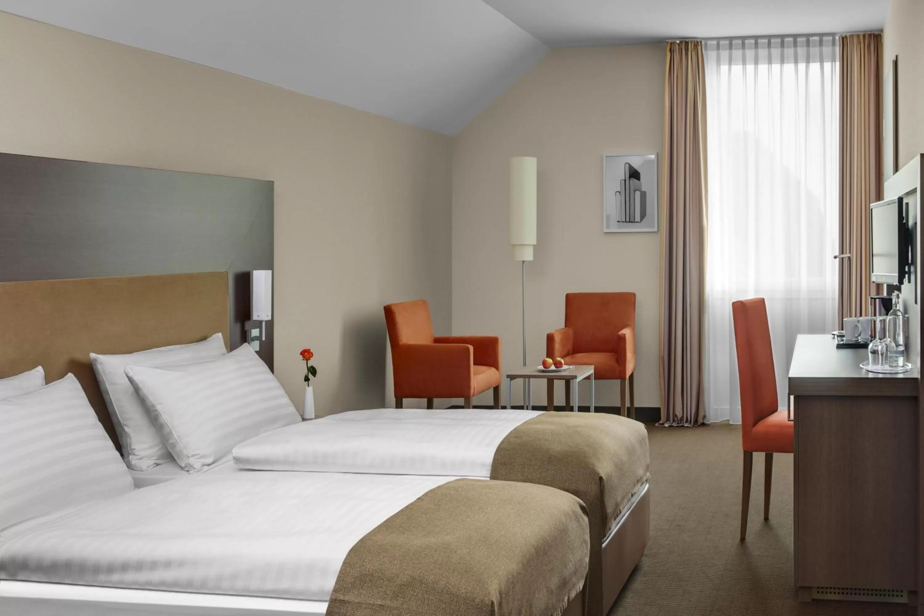 Standard Twin Room in IntercityHotel Darmstadt