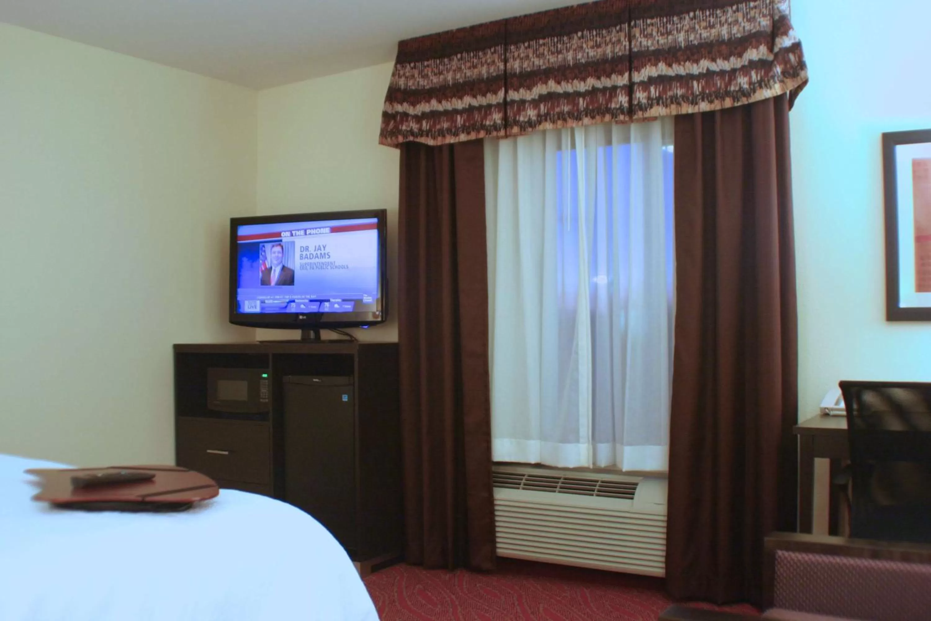 King Room with Sofa Bed - Hearing Accessible/Non-Smoking in Hampton Inn Limerick