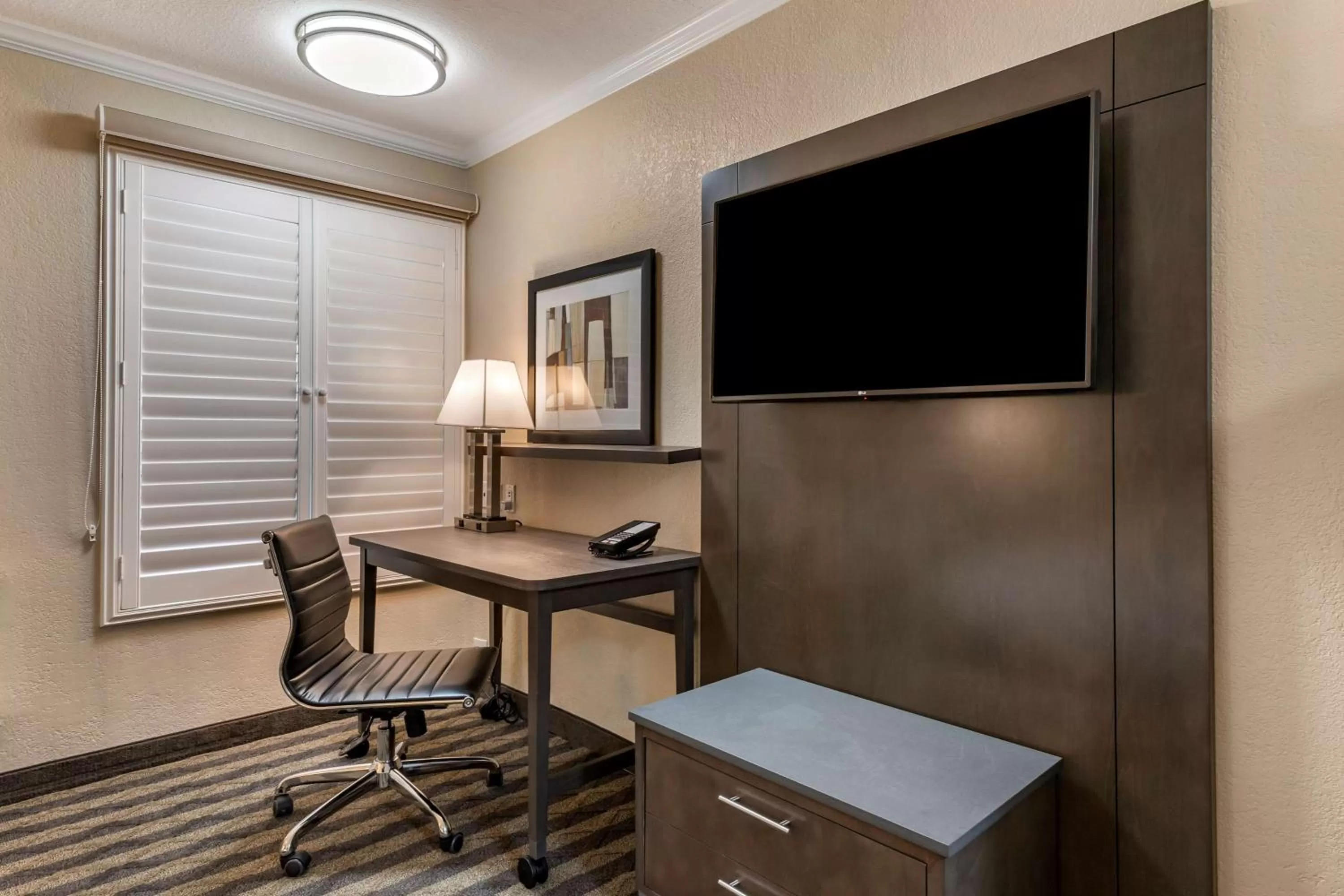 King Room with Bath Tub - Disability Access/Non-Smoking in Best Western Silicon Valley Inn