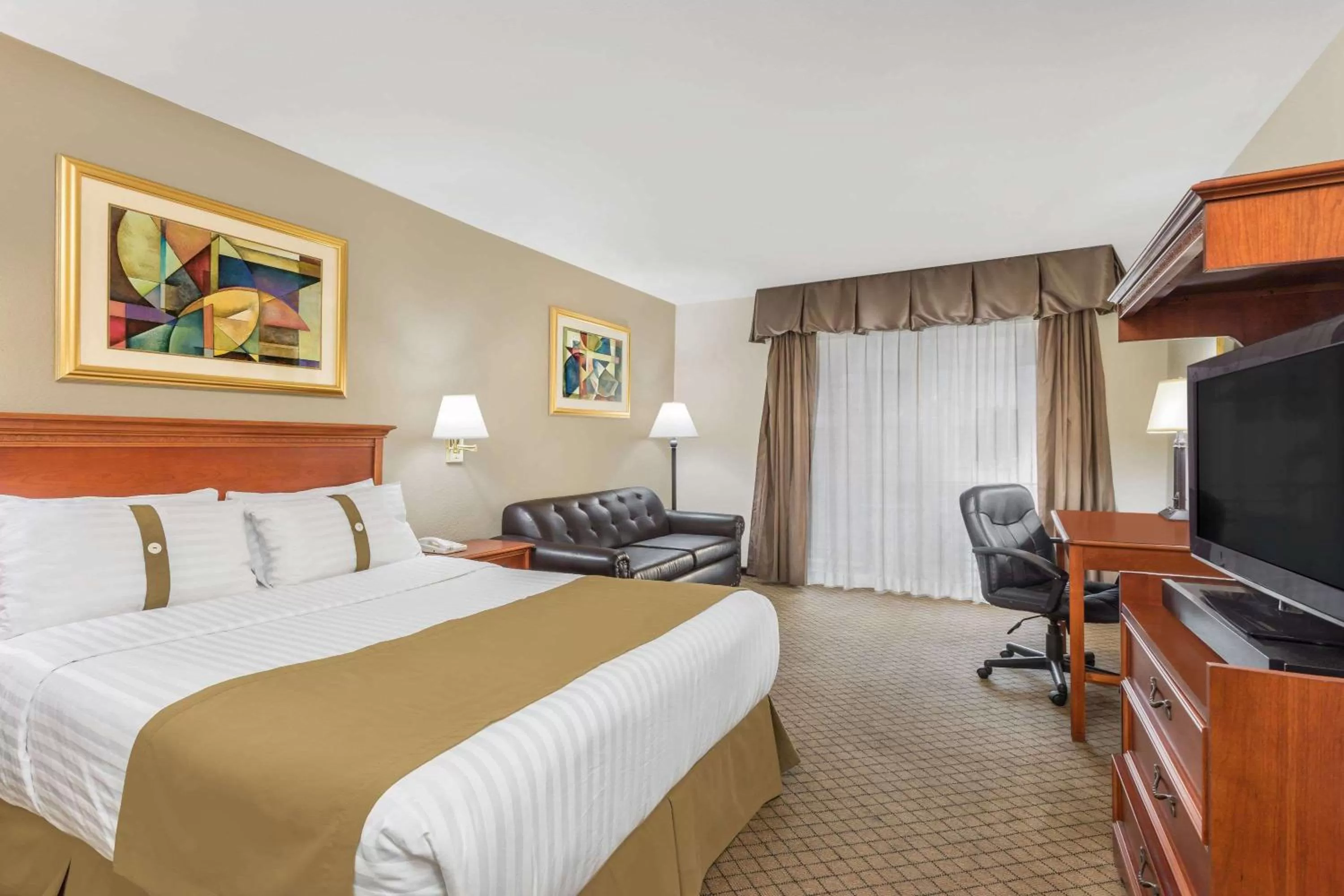 Executive Queen Room - single occupancy - Non-Smoking in Wyndham Garden Obregon