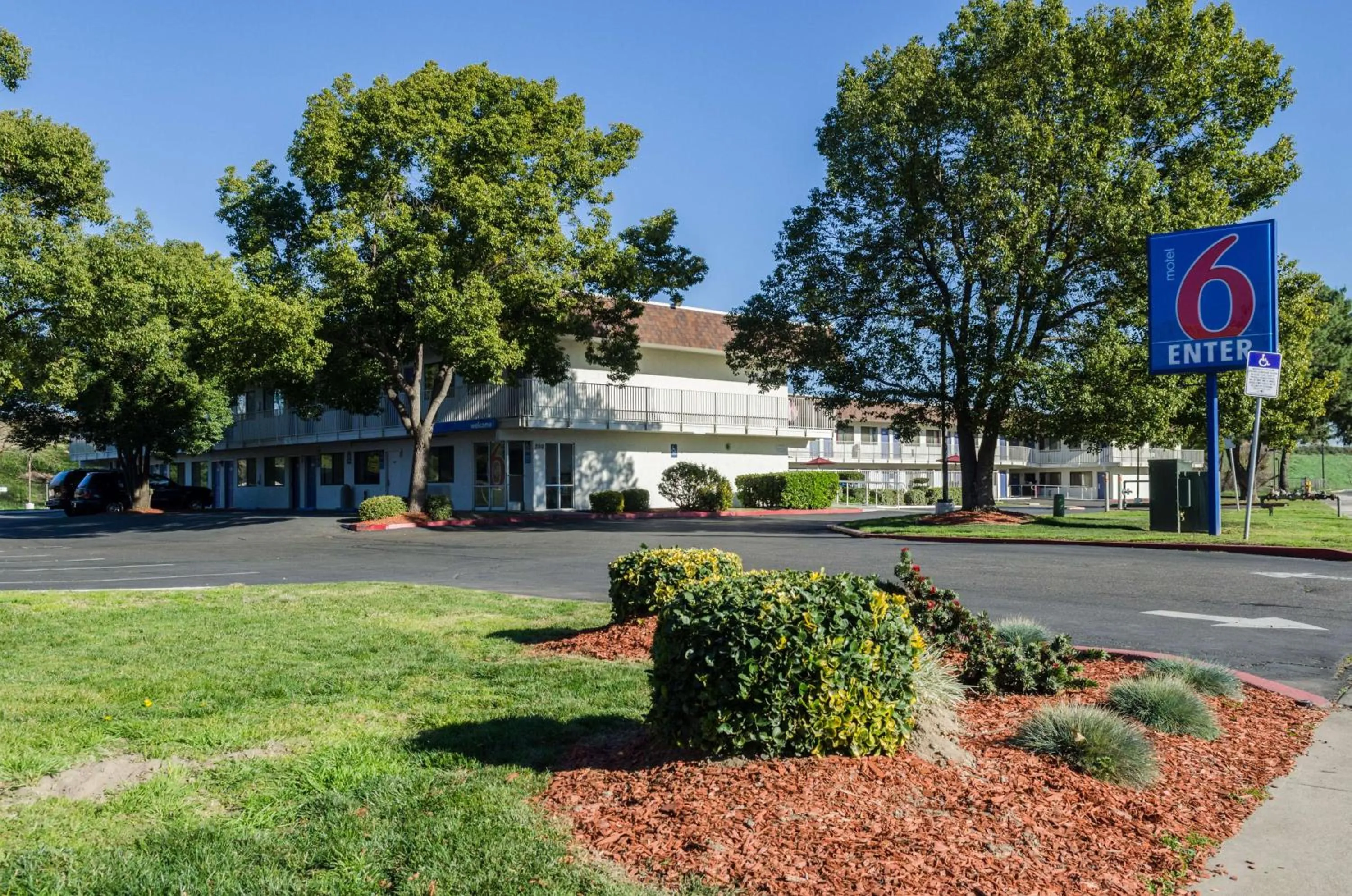 Property building in Motel 6-Turlock, CA