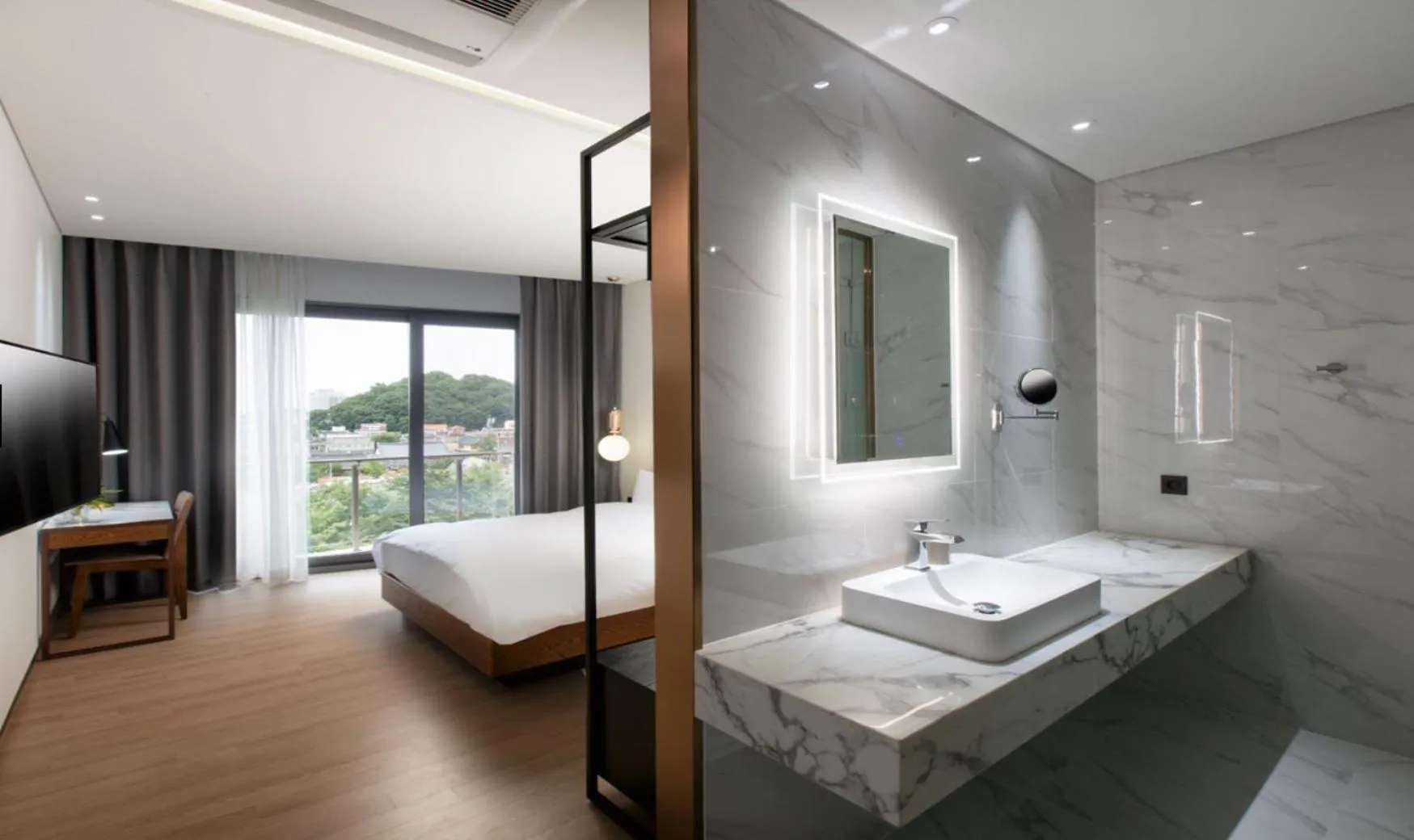 Superior Double Room with Terrace in N Bridge Hotel JEON JU